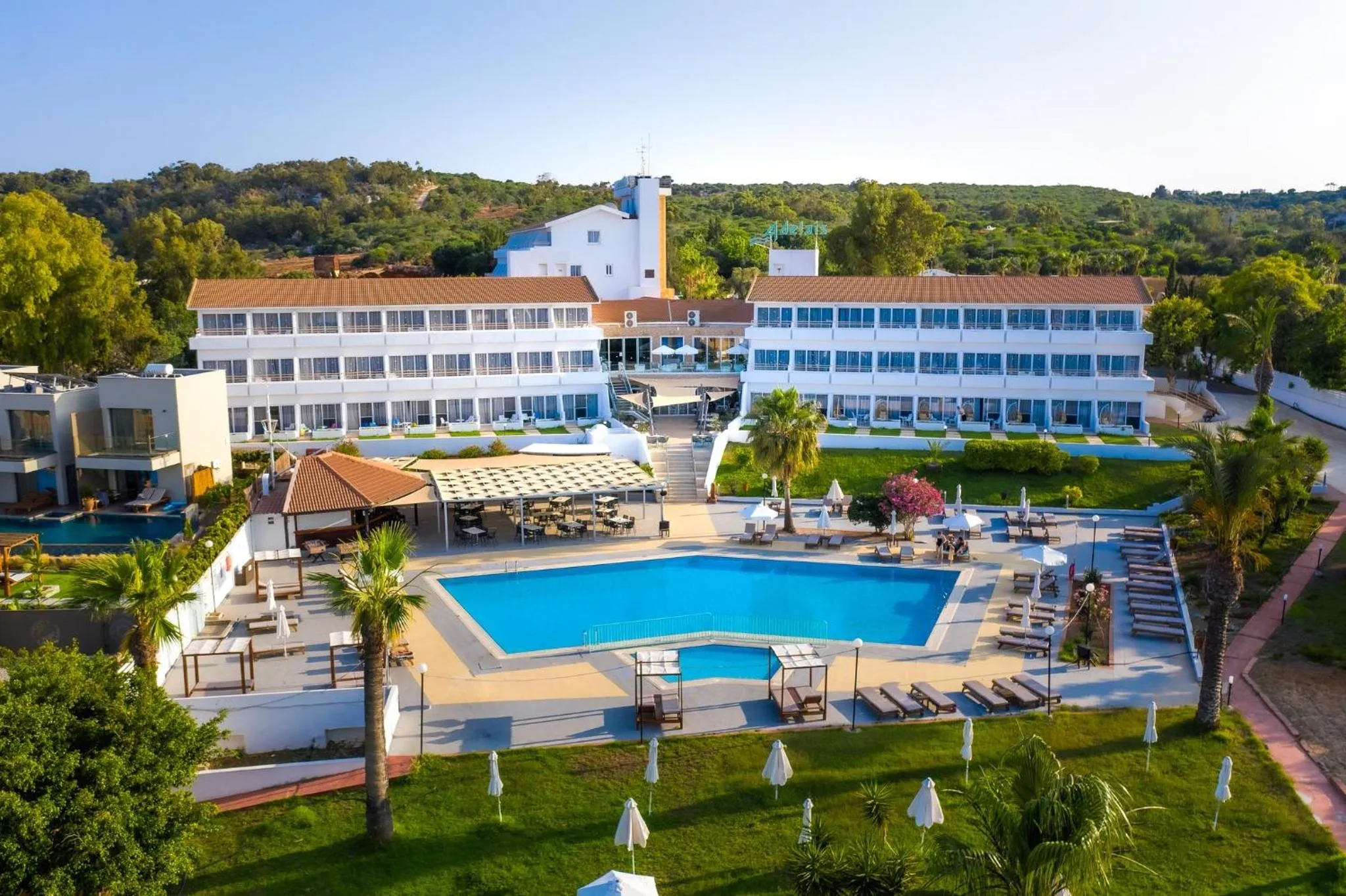 Property building in Adelais Bay Hotel