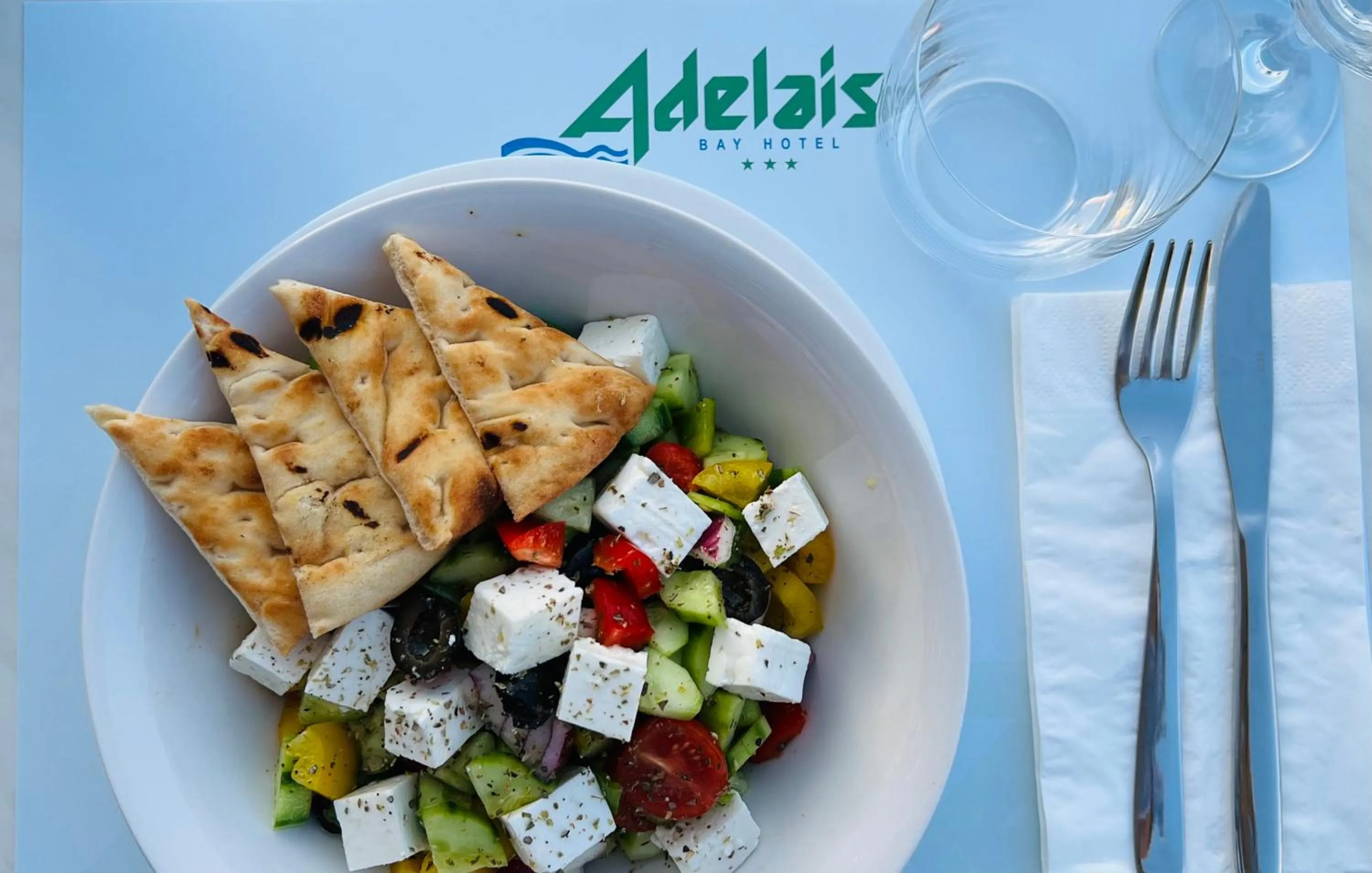 Restaurant/places to eat in Adelais Bay Hotel