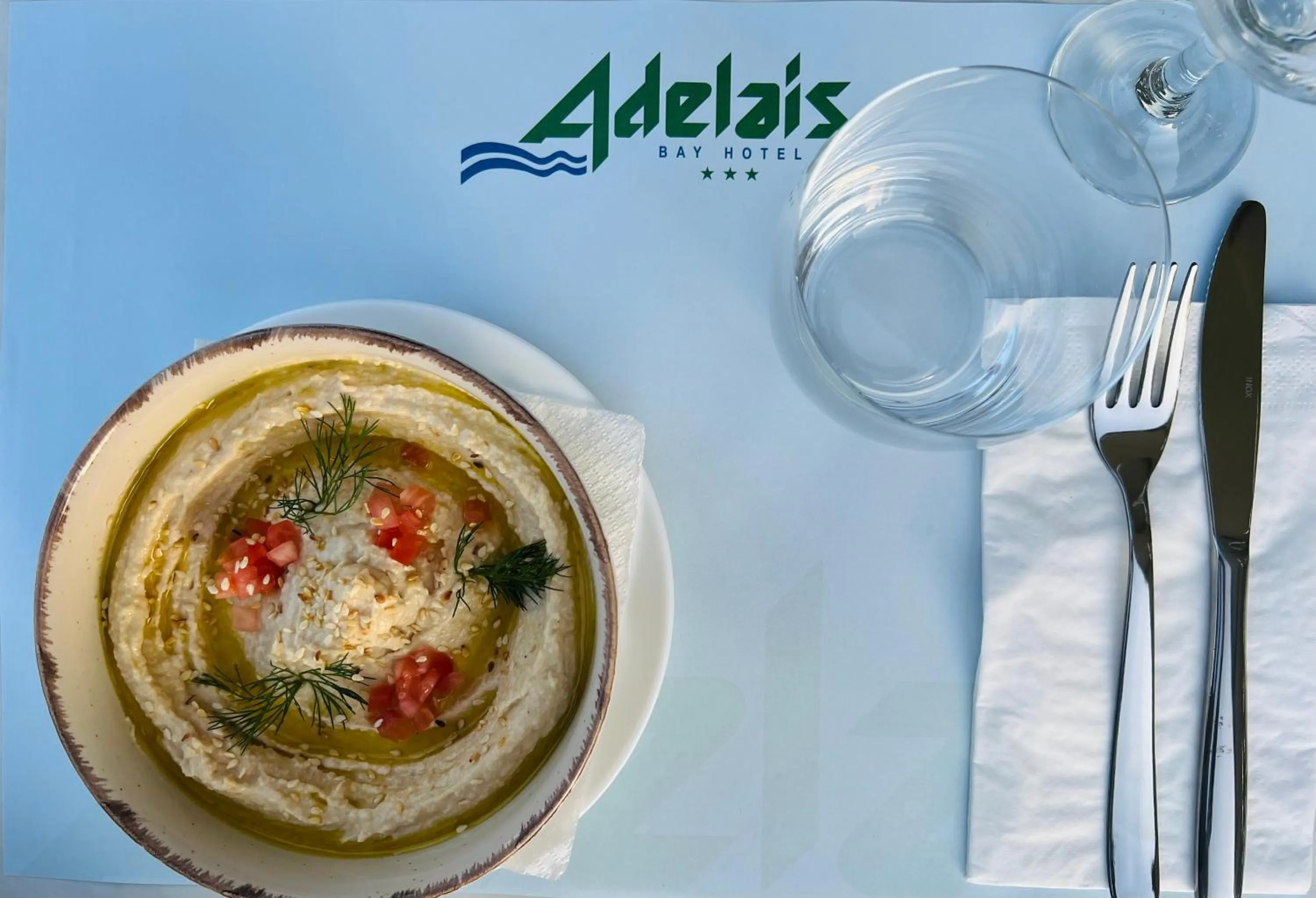 Restaurant/places to eat in Adelais Bay Hotel