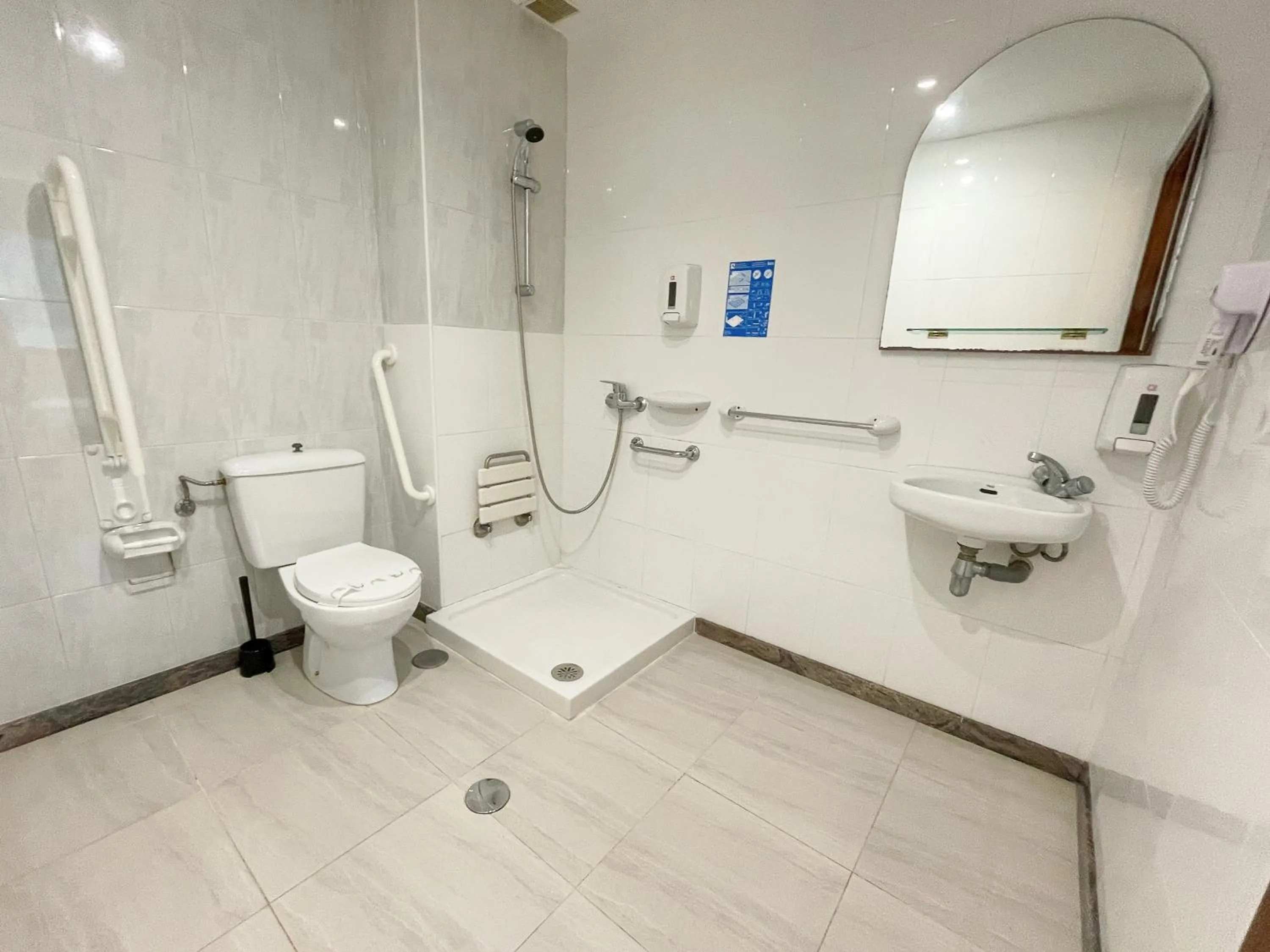 Shower in Hotel Acquamaris 3000