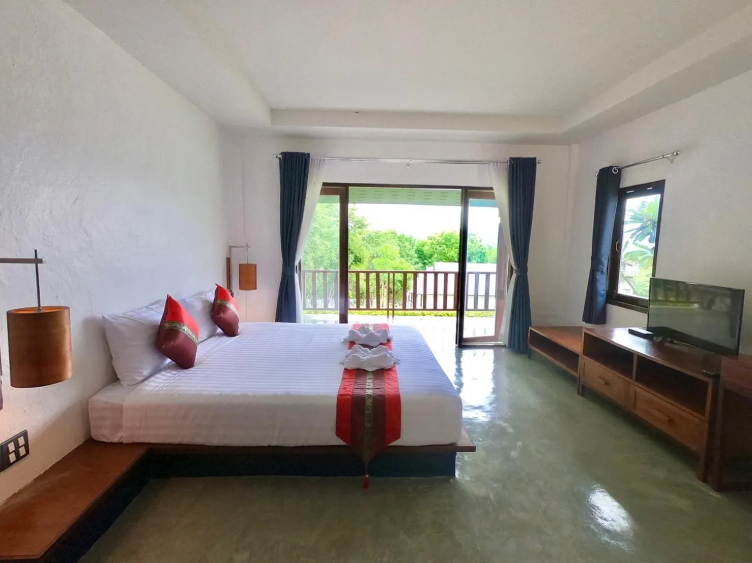 Photo of the whole room, Bed in Diamond Village Pai