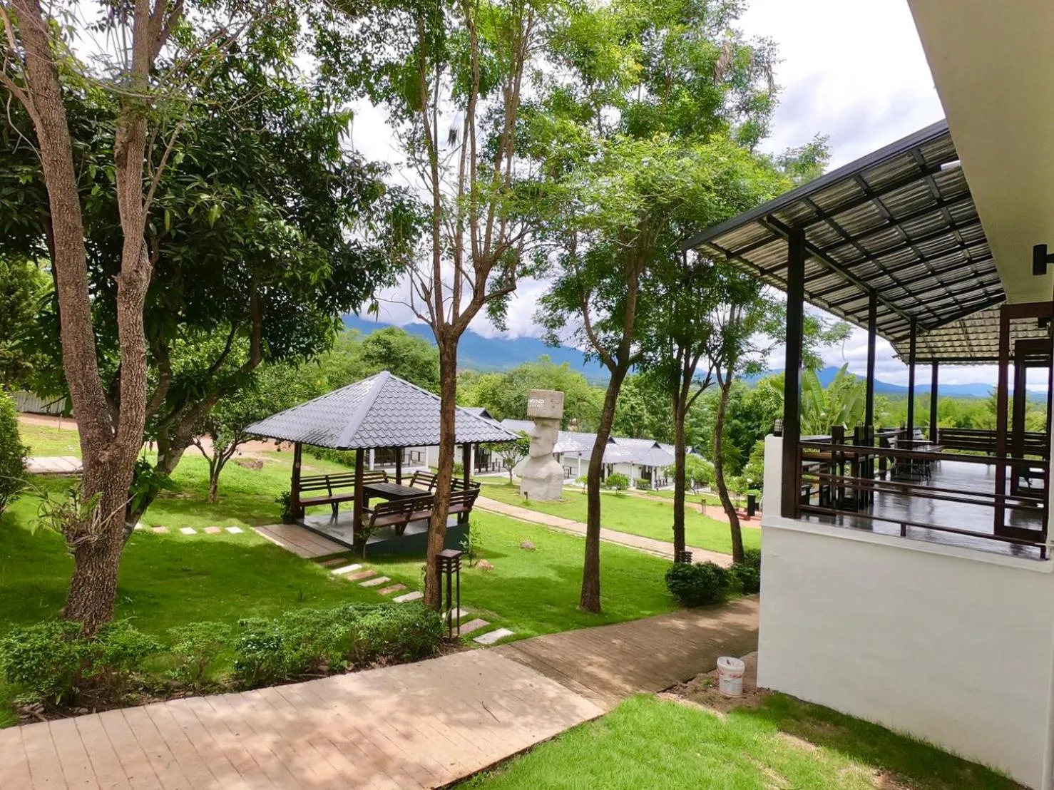 Garden in Diamond Village Pai