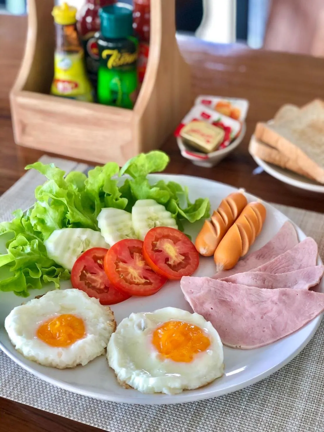 Food and drinks in Diamond Village Pai