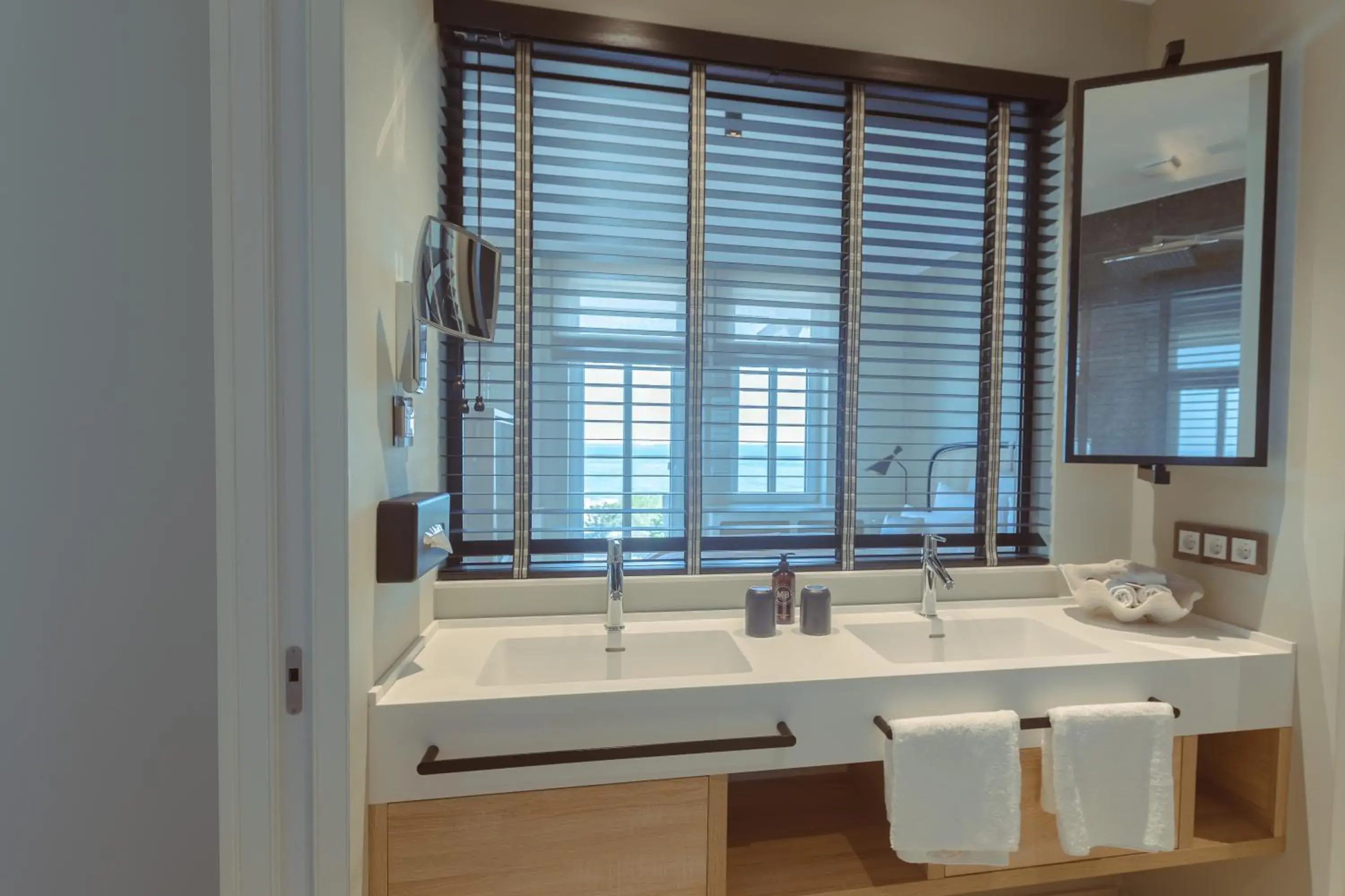 Junior Suite with Balcony - single occupancy in Strandhotel Ostende Junior Suite with Balcony - single occupancy in Strandhotel Ostende