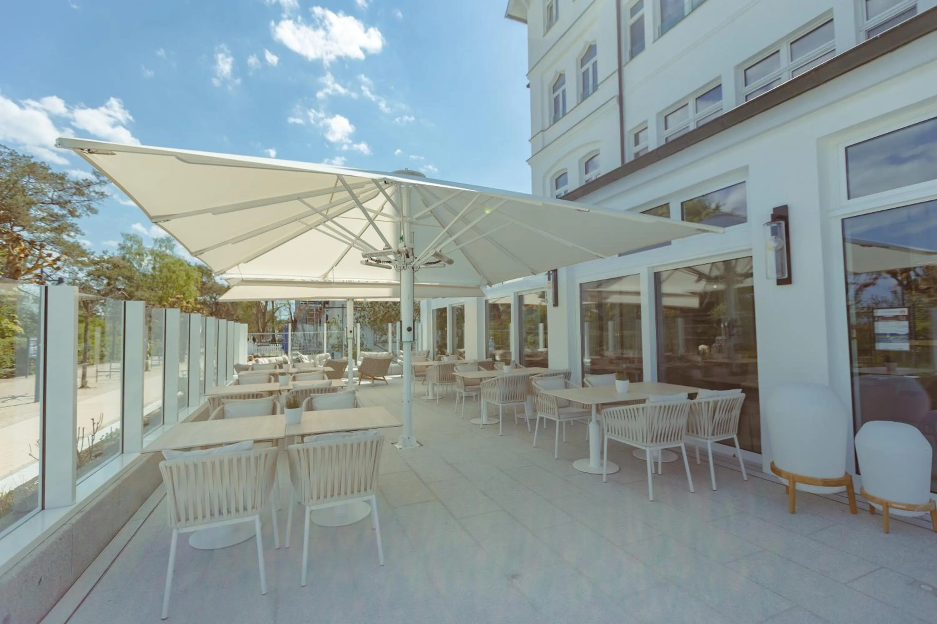Restaurant/places to eat in Strandhotel Ostende