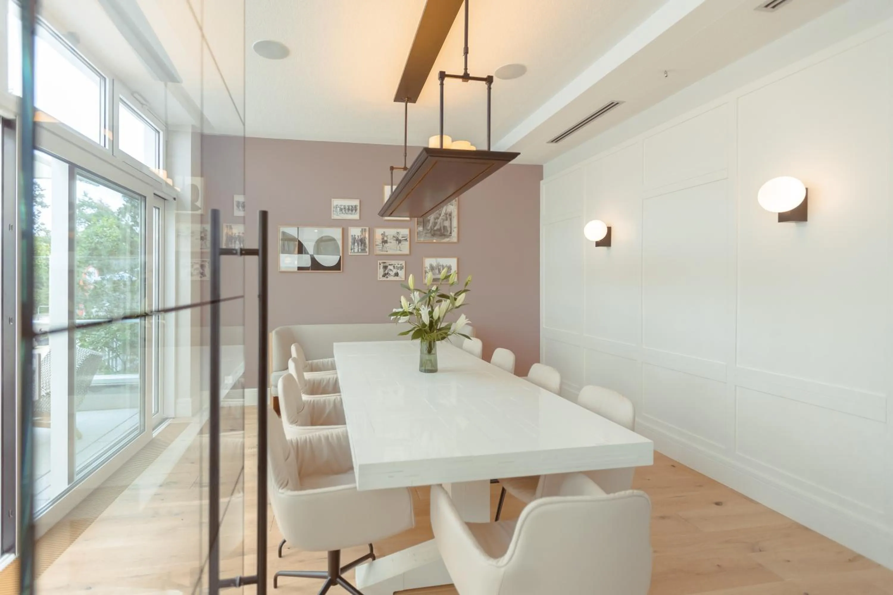 Restaurant/places to eat in Strandhotel Ostende