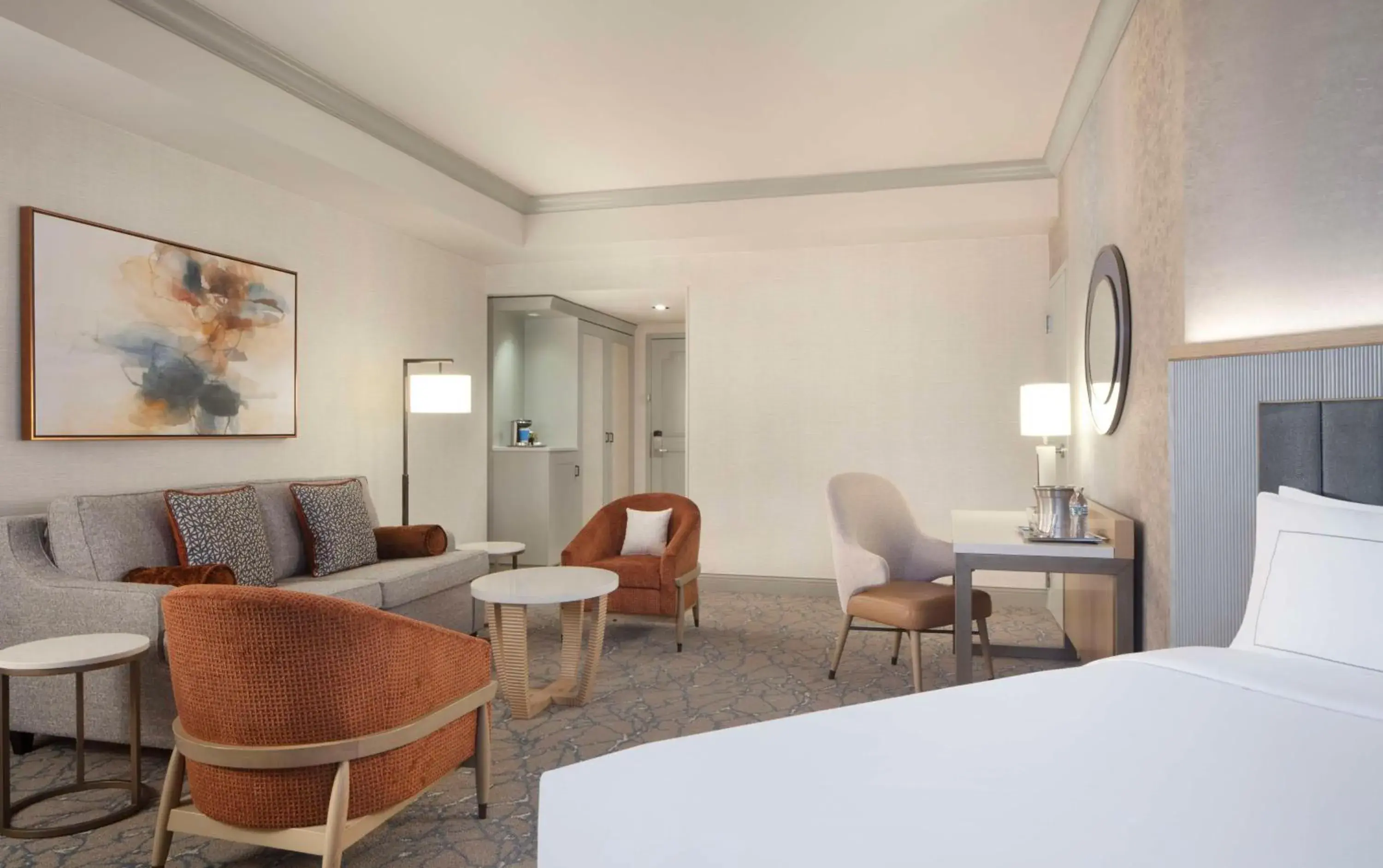 Tower Deluxe Queen Suite in Hilton Anatole Tower Deluxe Queen Suite in Hilton Anatole