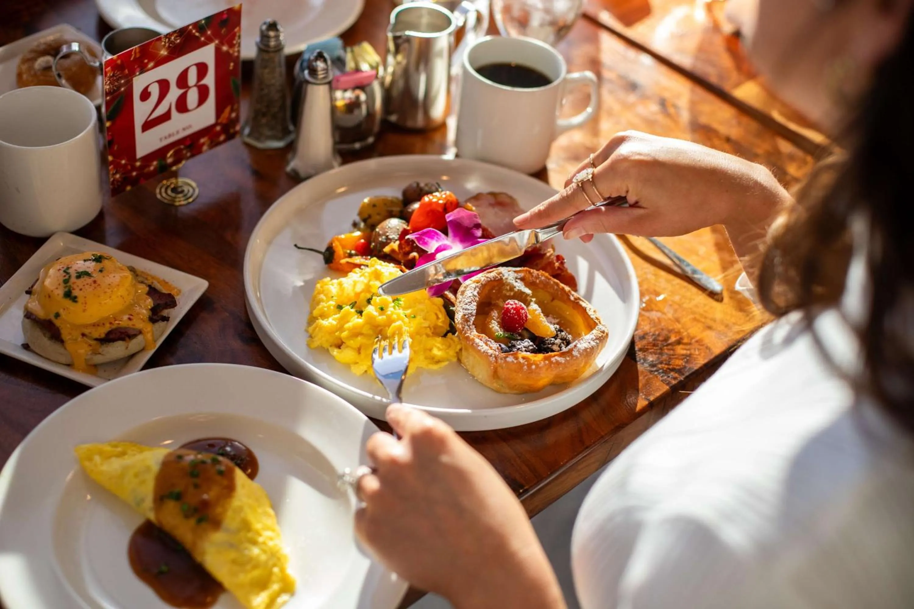 Restaurant/places to eat in Hilton Anatole