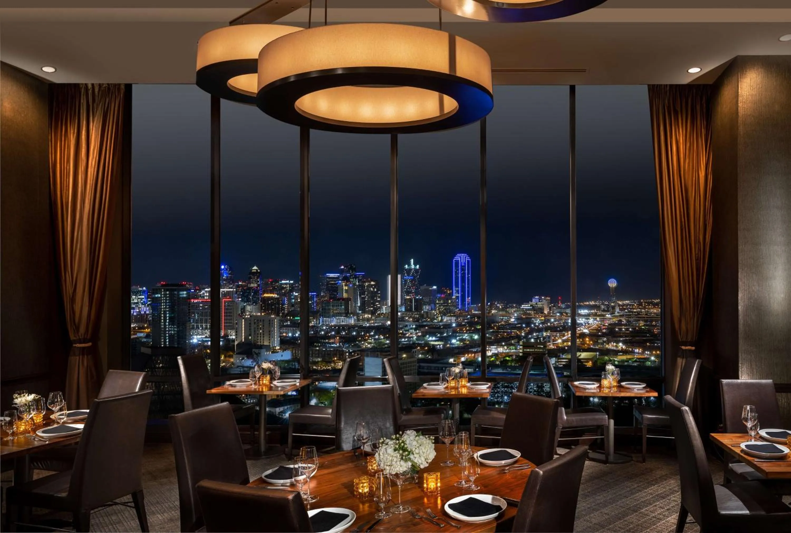 Restaurant/places to eat in Hilton Anatole