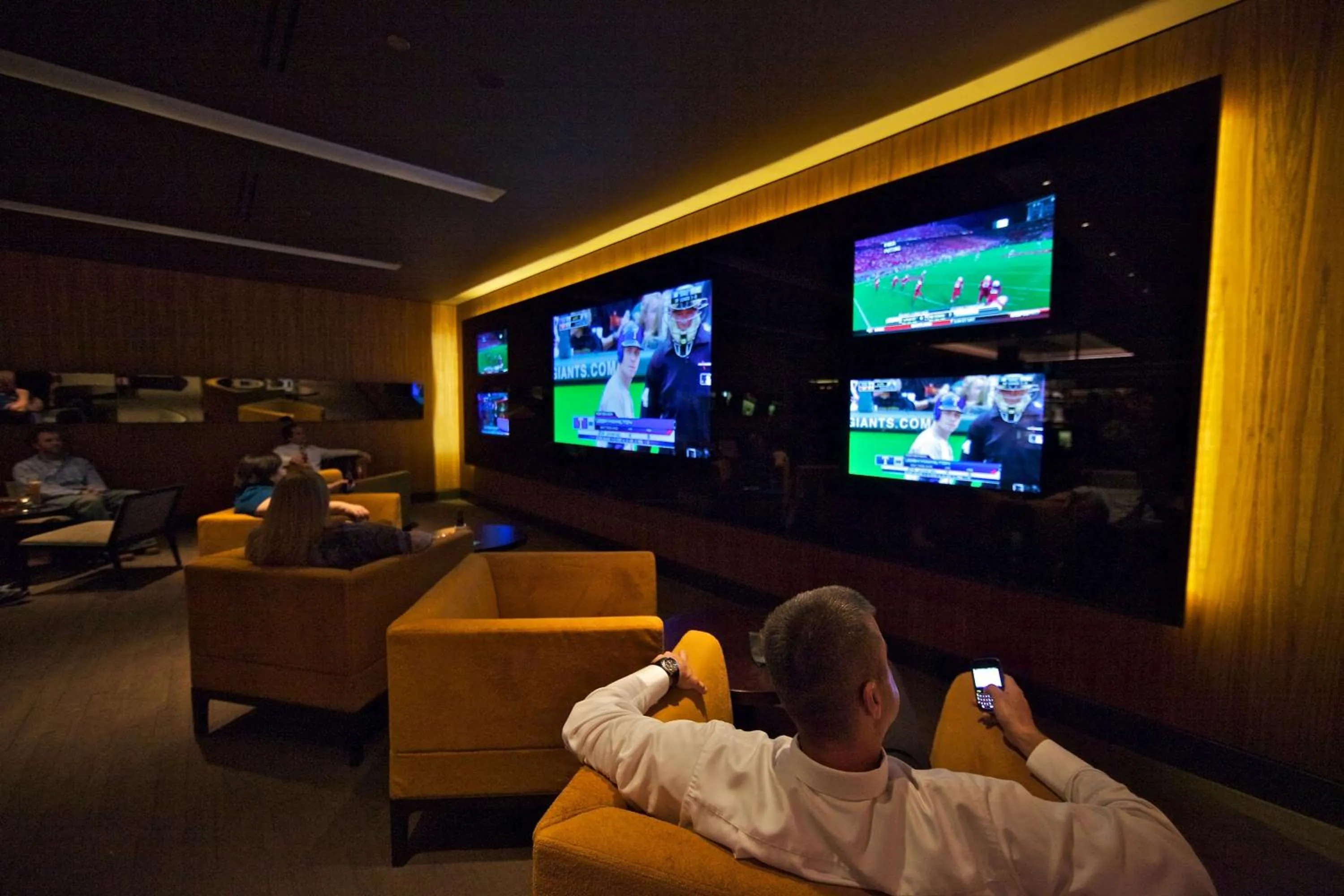 Lounge or bar in Hilton Anatole