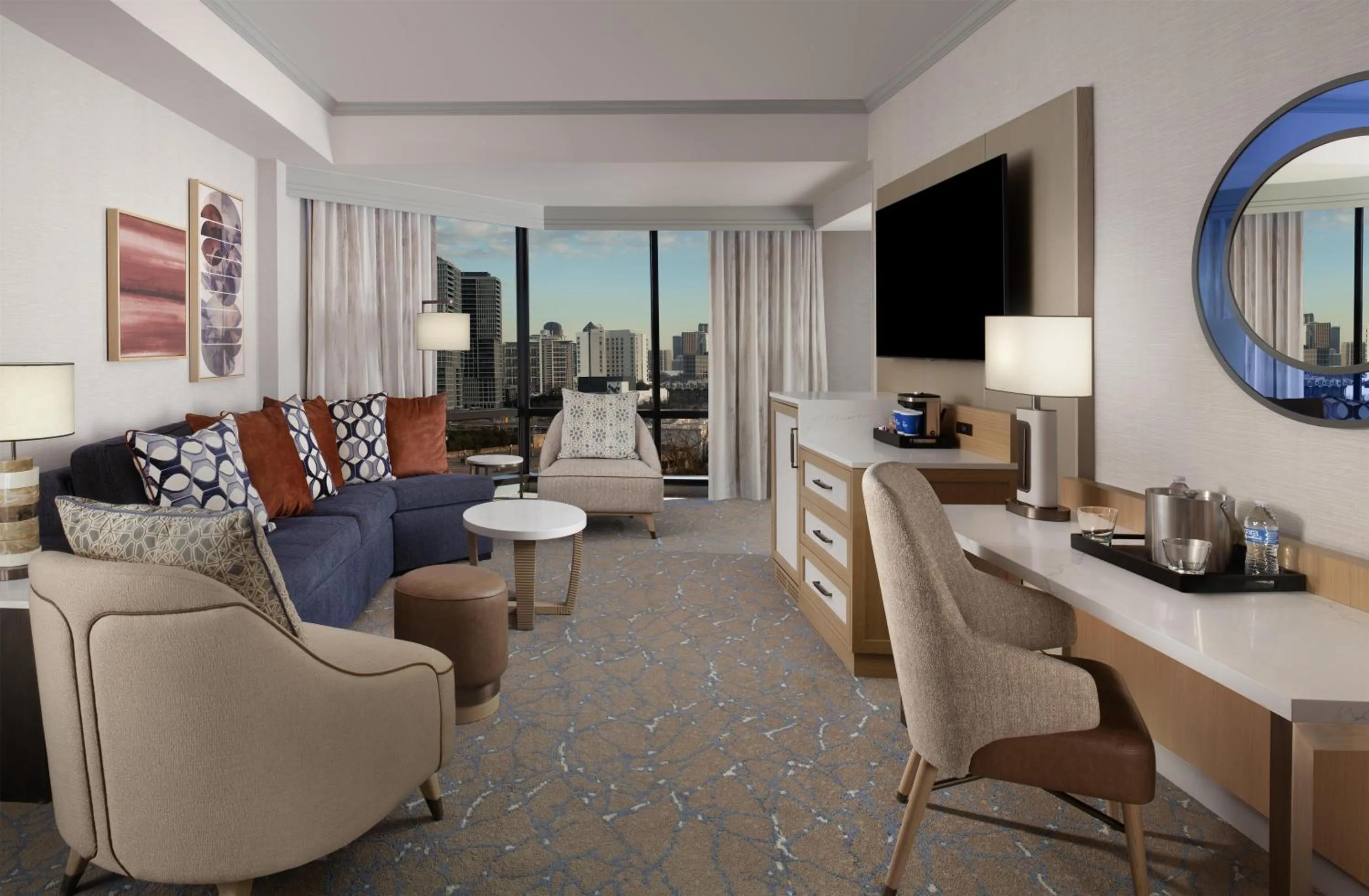 Living room in Hilton Anatole