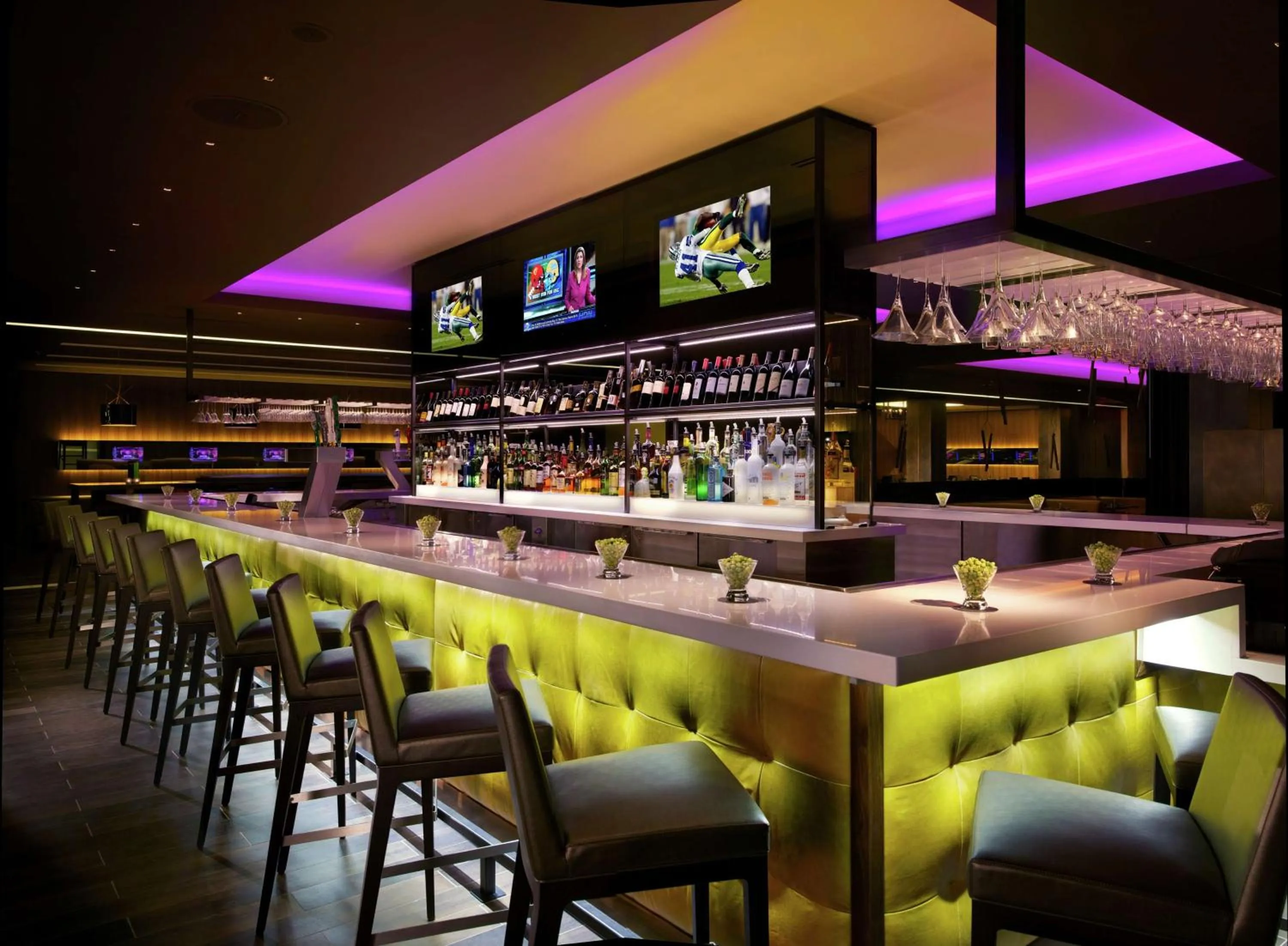 Lounge or bar in Hilton Anatole