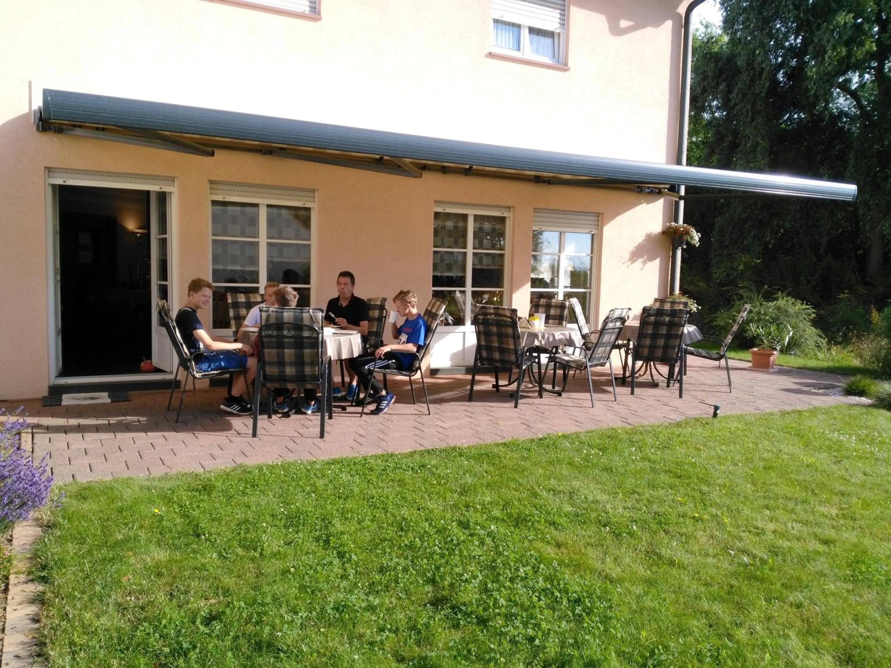 Garden view in Landhaus Hotel Müller