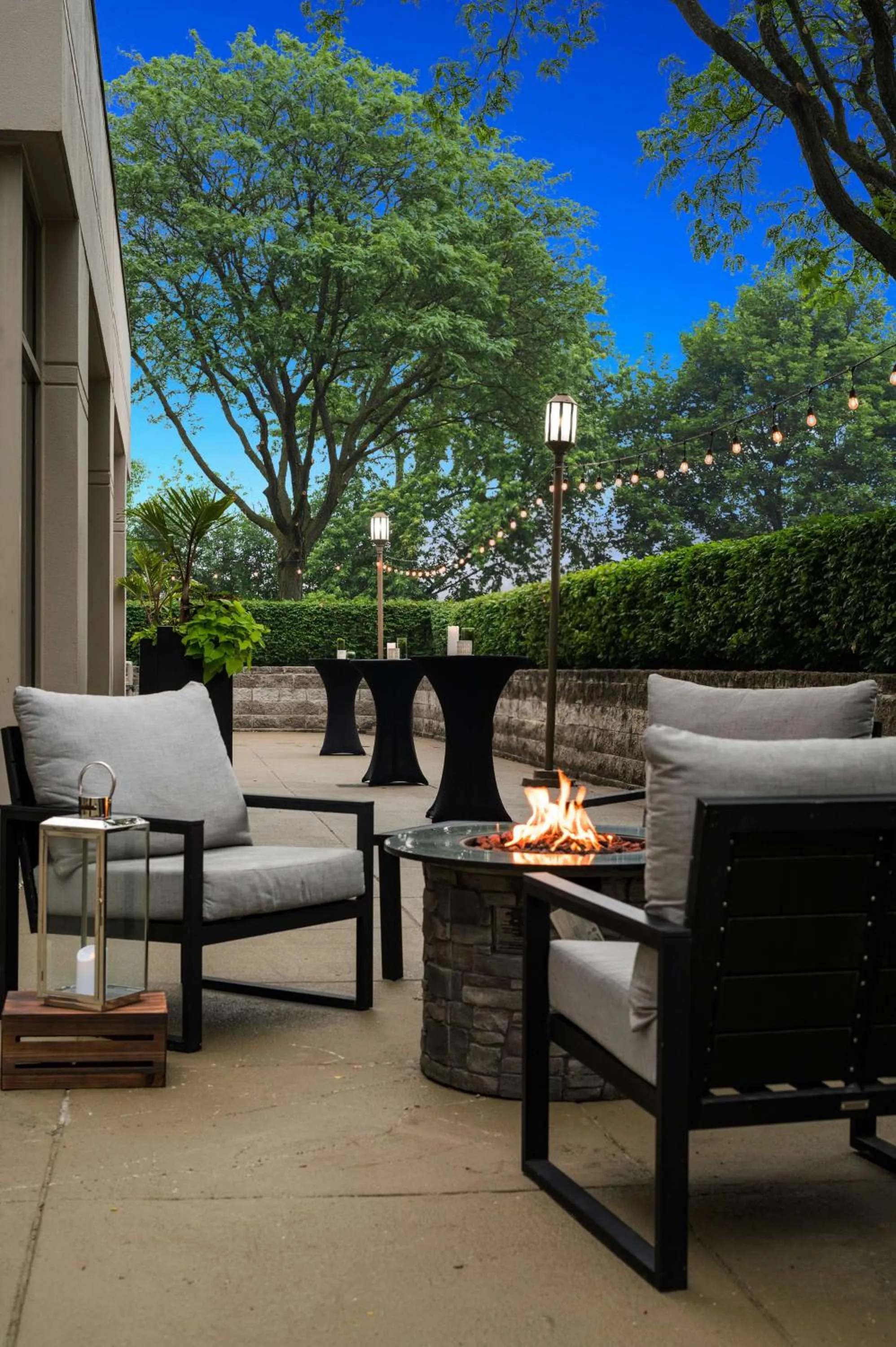 Patio in Embassy Suites by Hilton Detroit Troy Auburn Hills