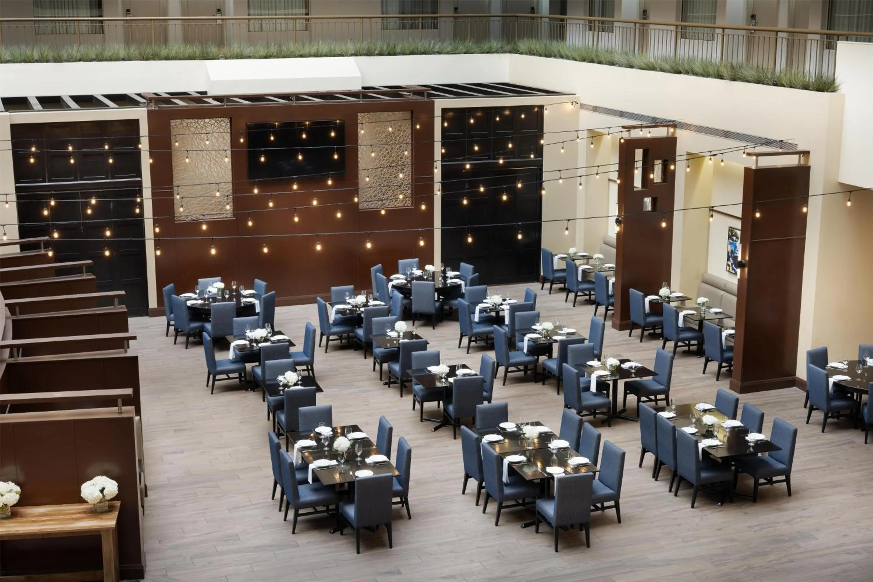 Lobby or reception in Embassy Suites by Hilton Detroit Troy Auburn Hills