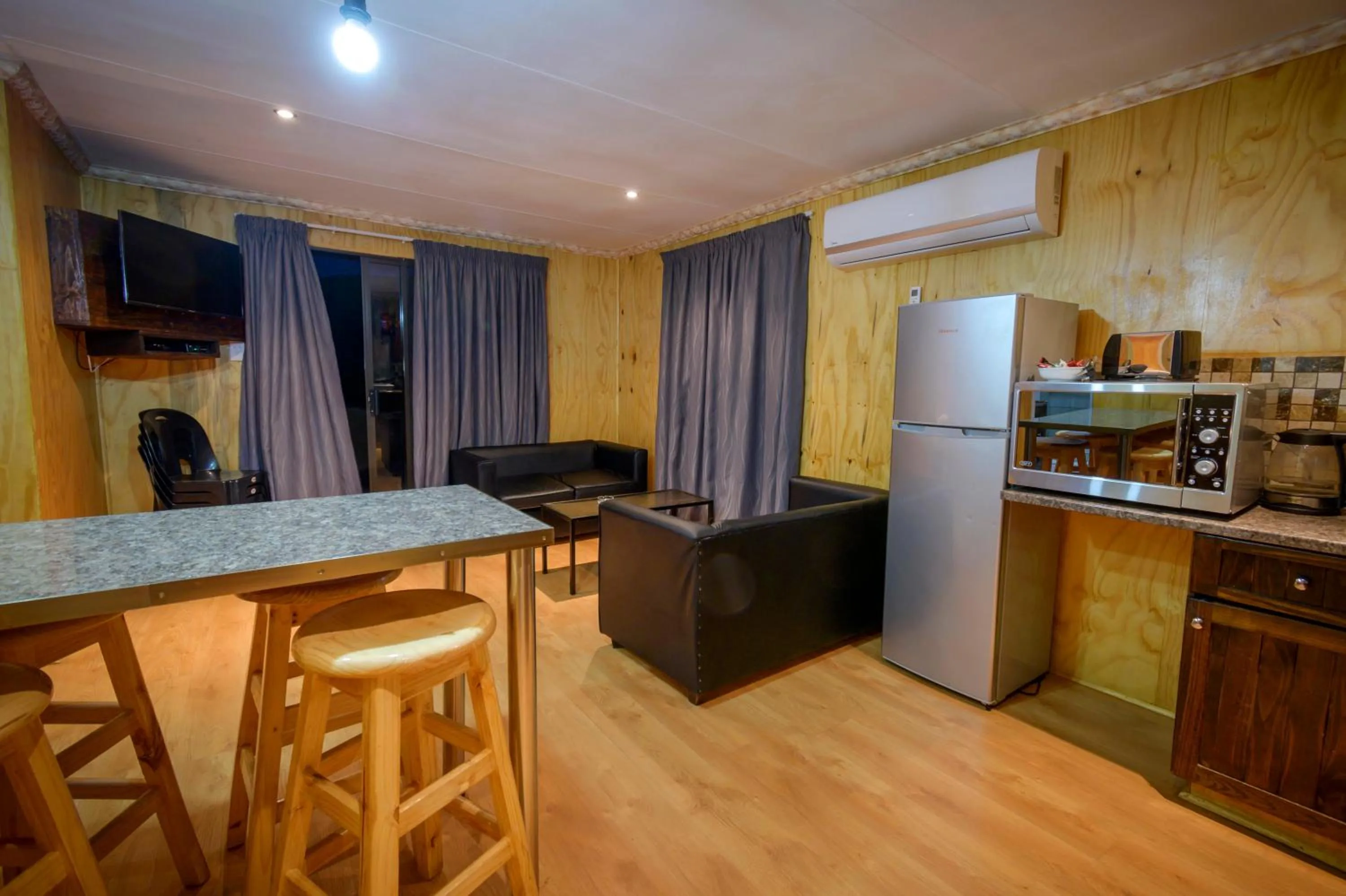 Kitchen or kitchenette in Bains Lodge - Sustainable Electricity