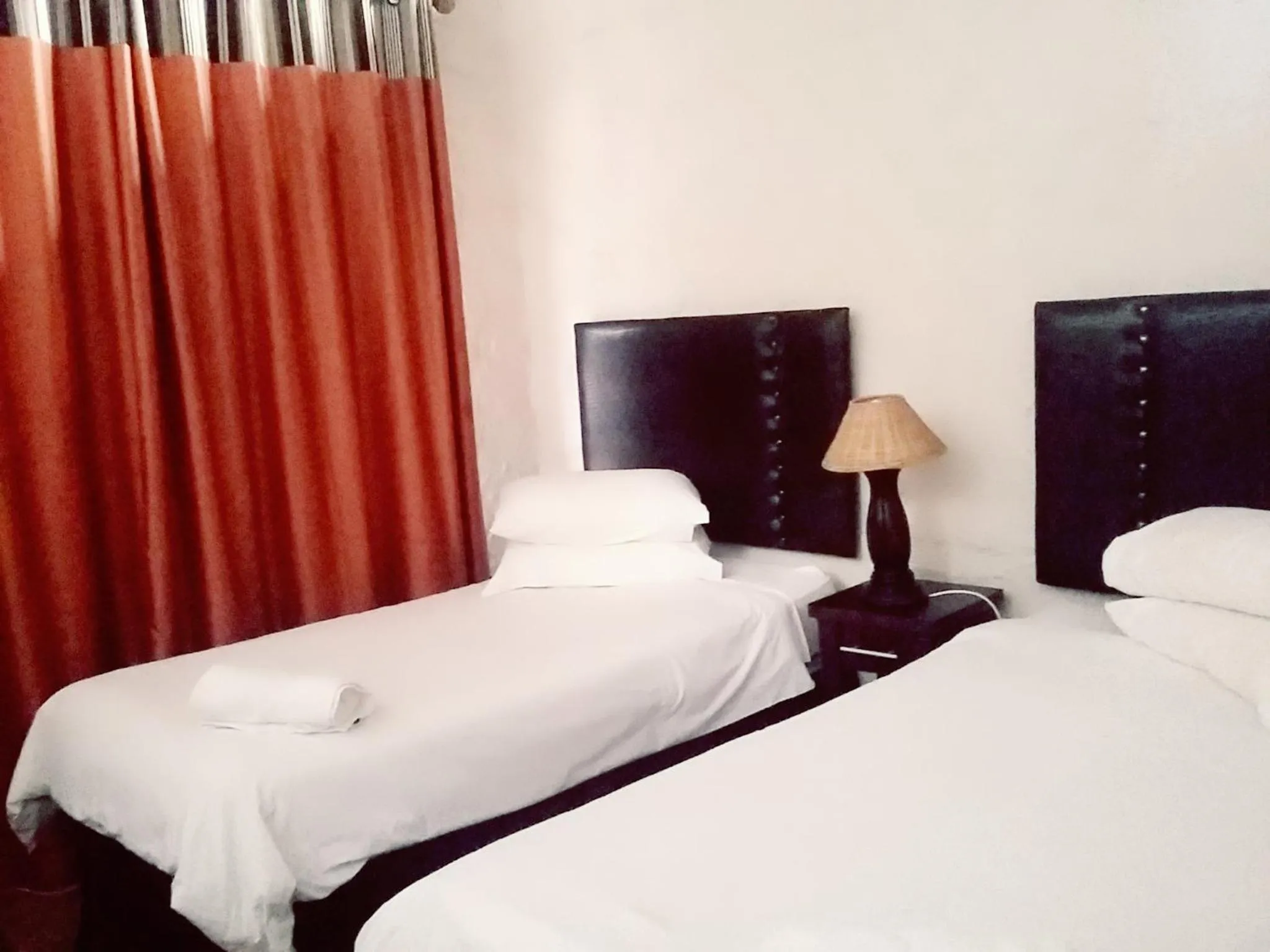 Bedroom, Bed in Bains Lodge - Sustainable Electricity