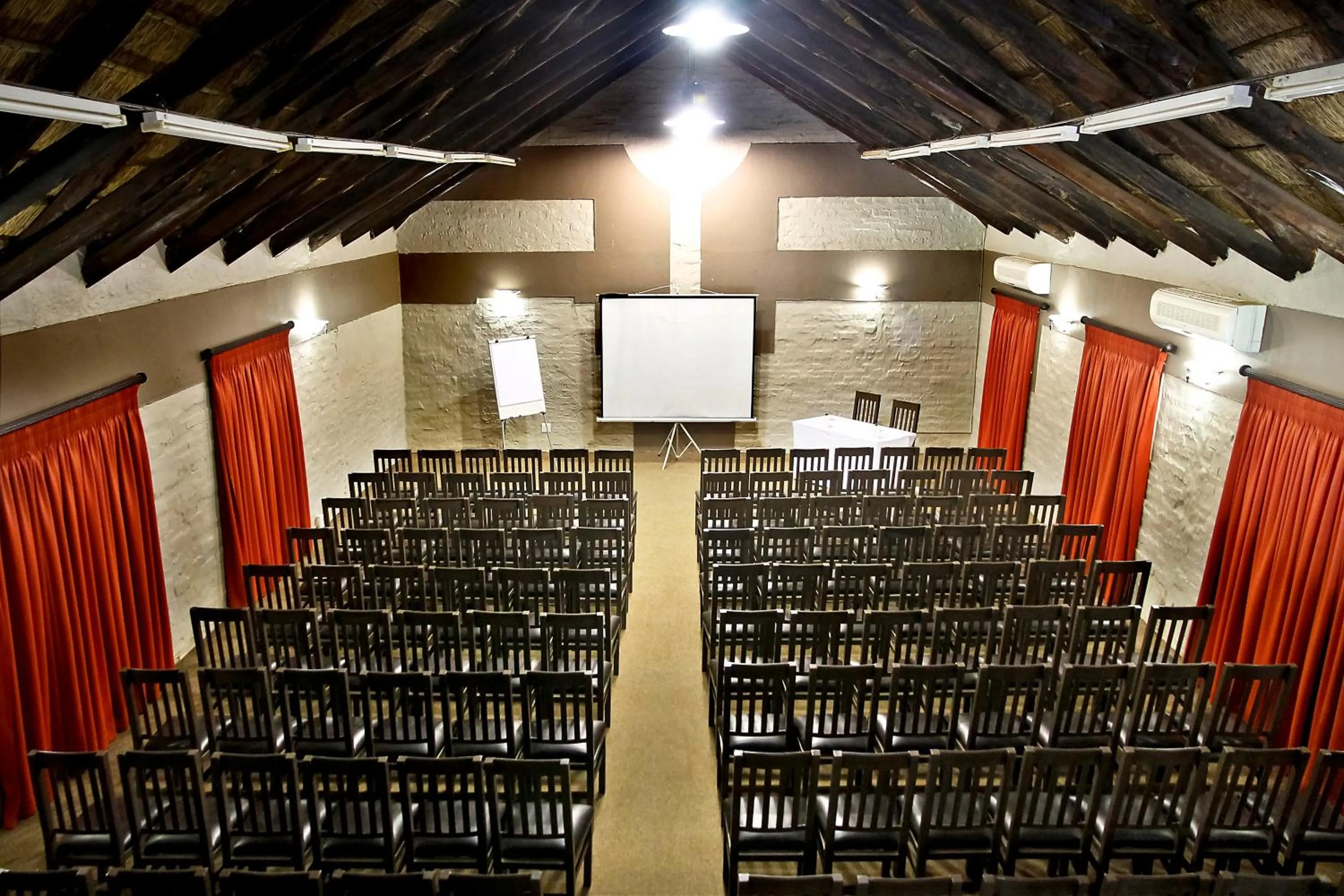 Business facilities in Bains Lodge - Sustainable Electricity