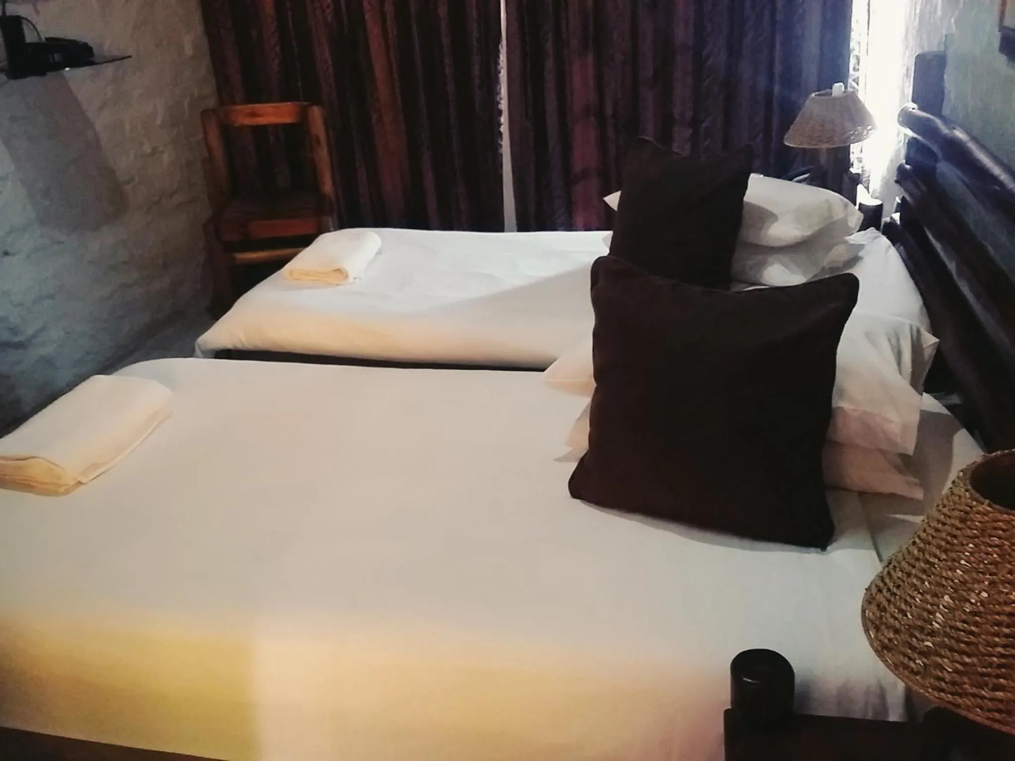 Bedroom, Bed in Bains Lodge - Sustainable Electricity