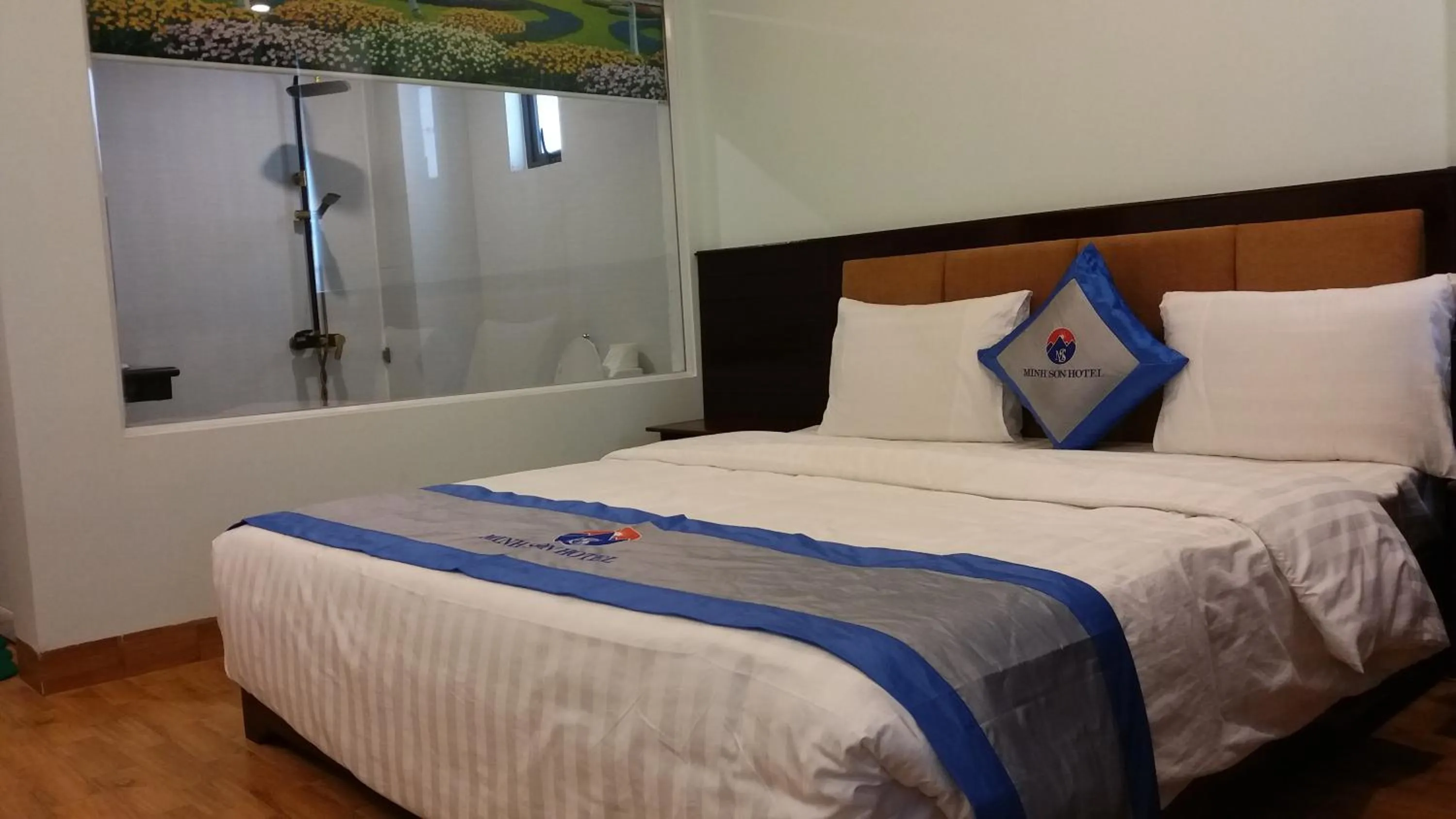 Bed in Minh Sơn HOTEL