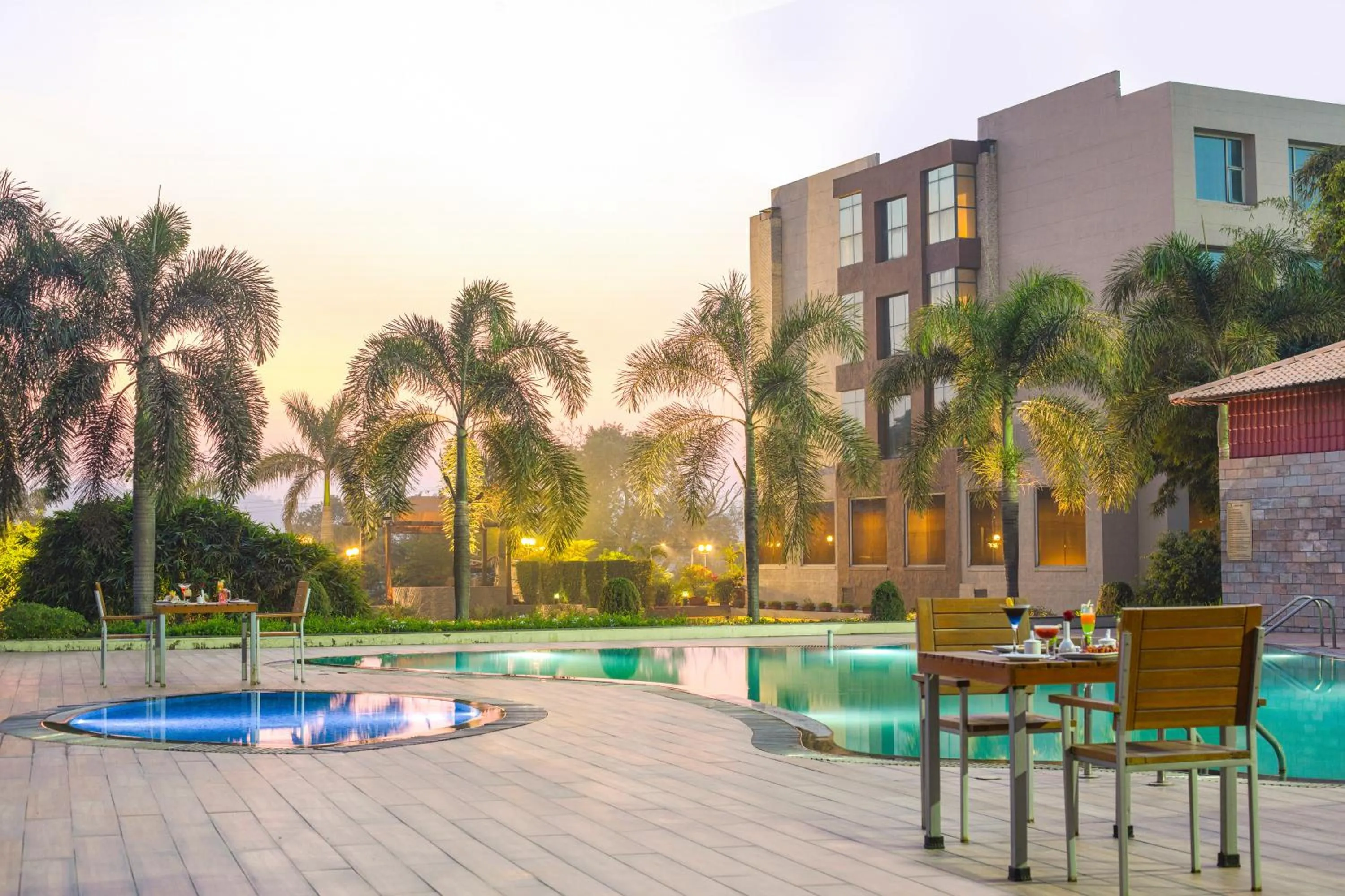 Swimming pool in Lemon Tree Hotel Baddi