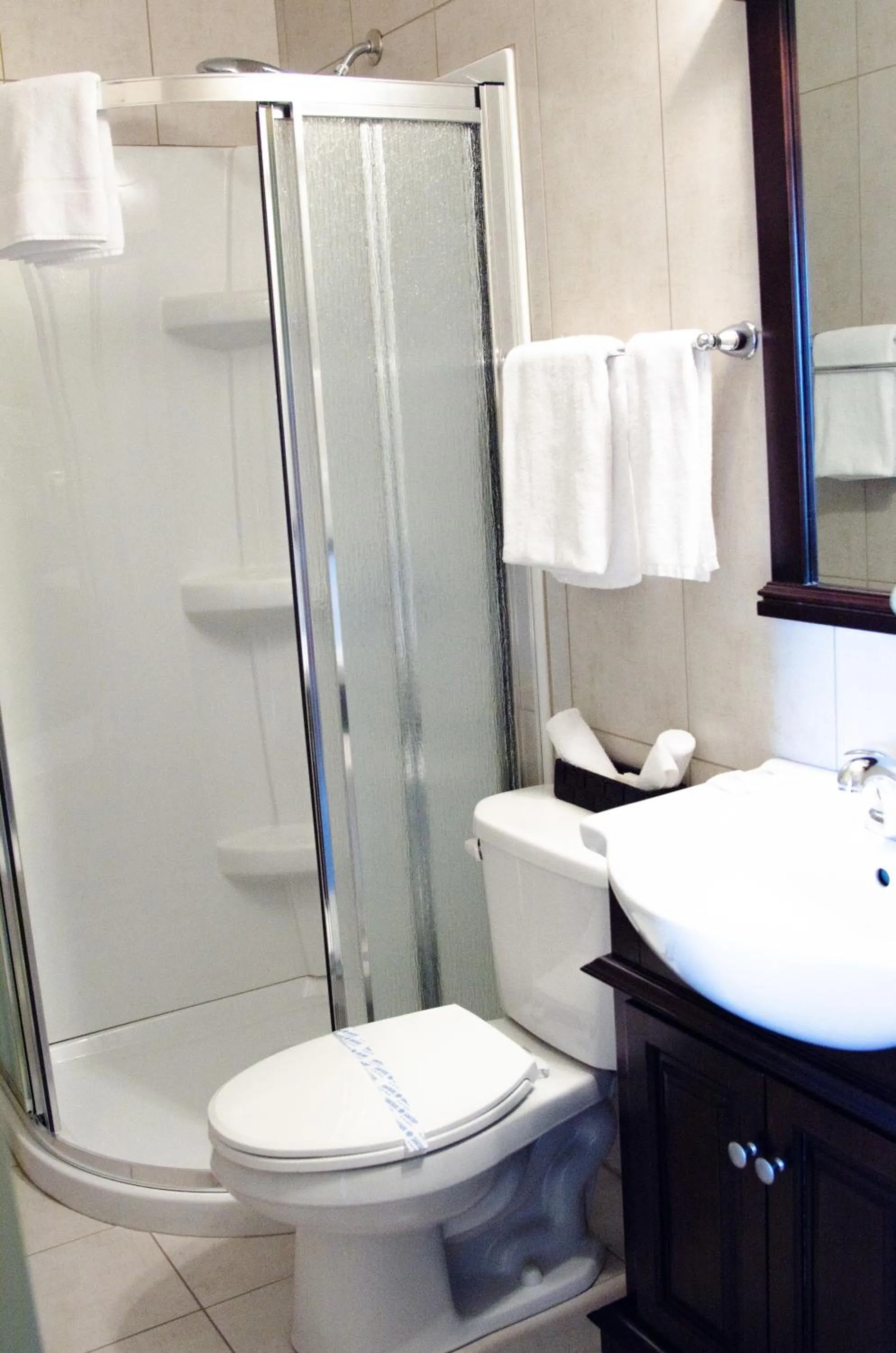 Photo of the whole room in Hôtel Écono-One