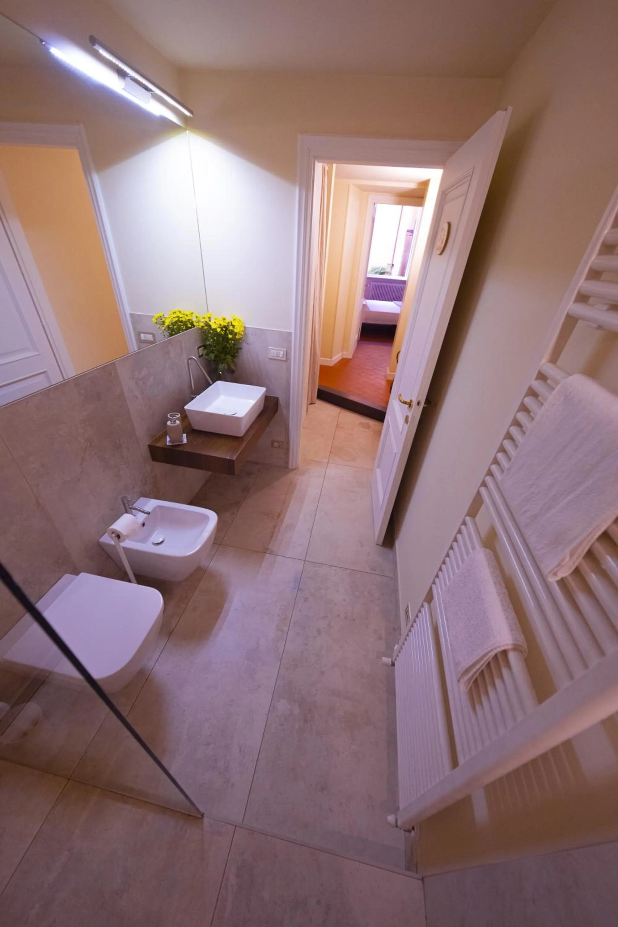 Bathroom, Bed in Foresteria Bergamo Bella B&B