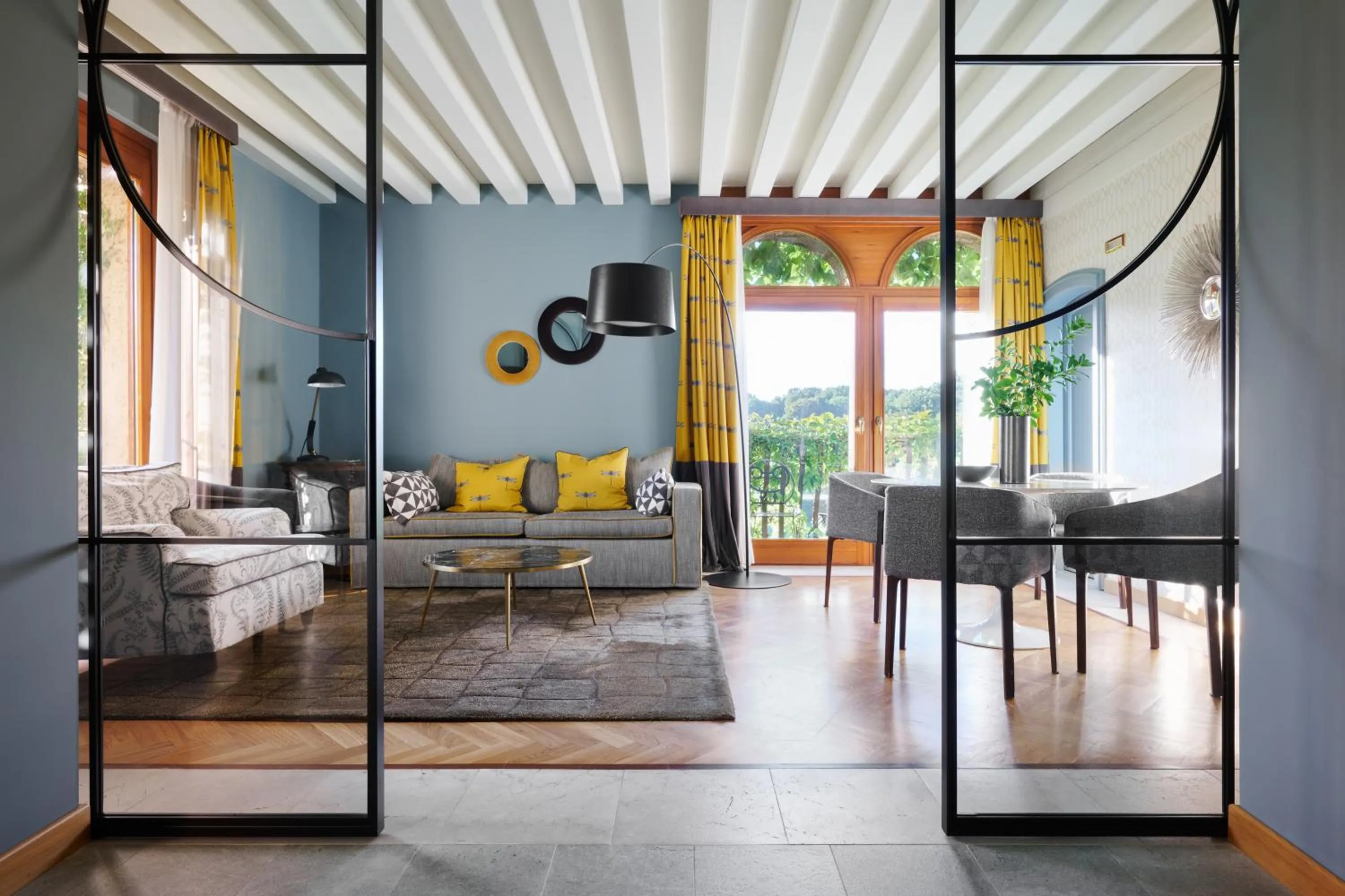 Living room, Bed in L'Albereta Relais & Chateaux