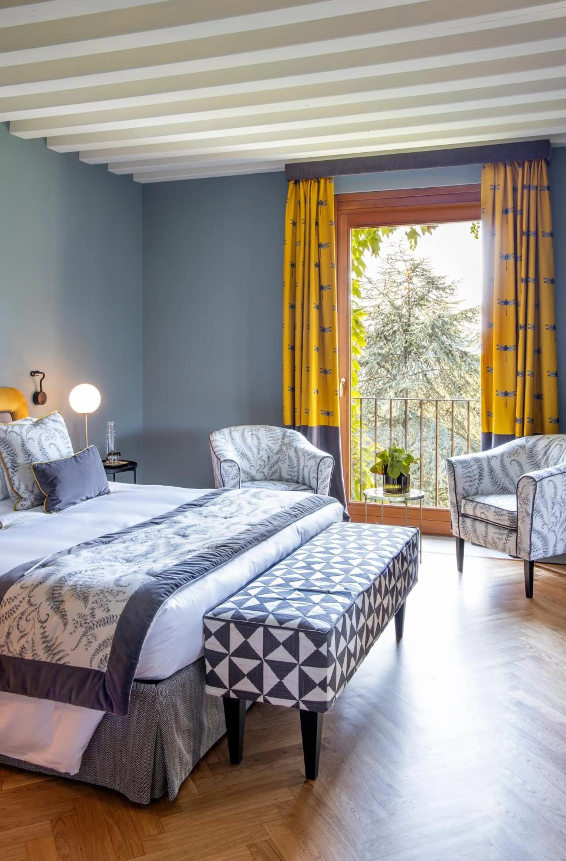 Bedroom, Bed in L'Albereta Relais & Chateaux