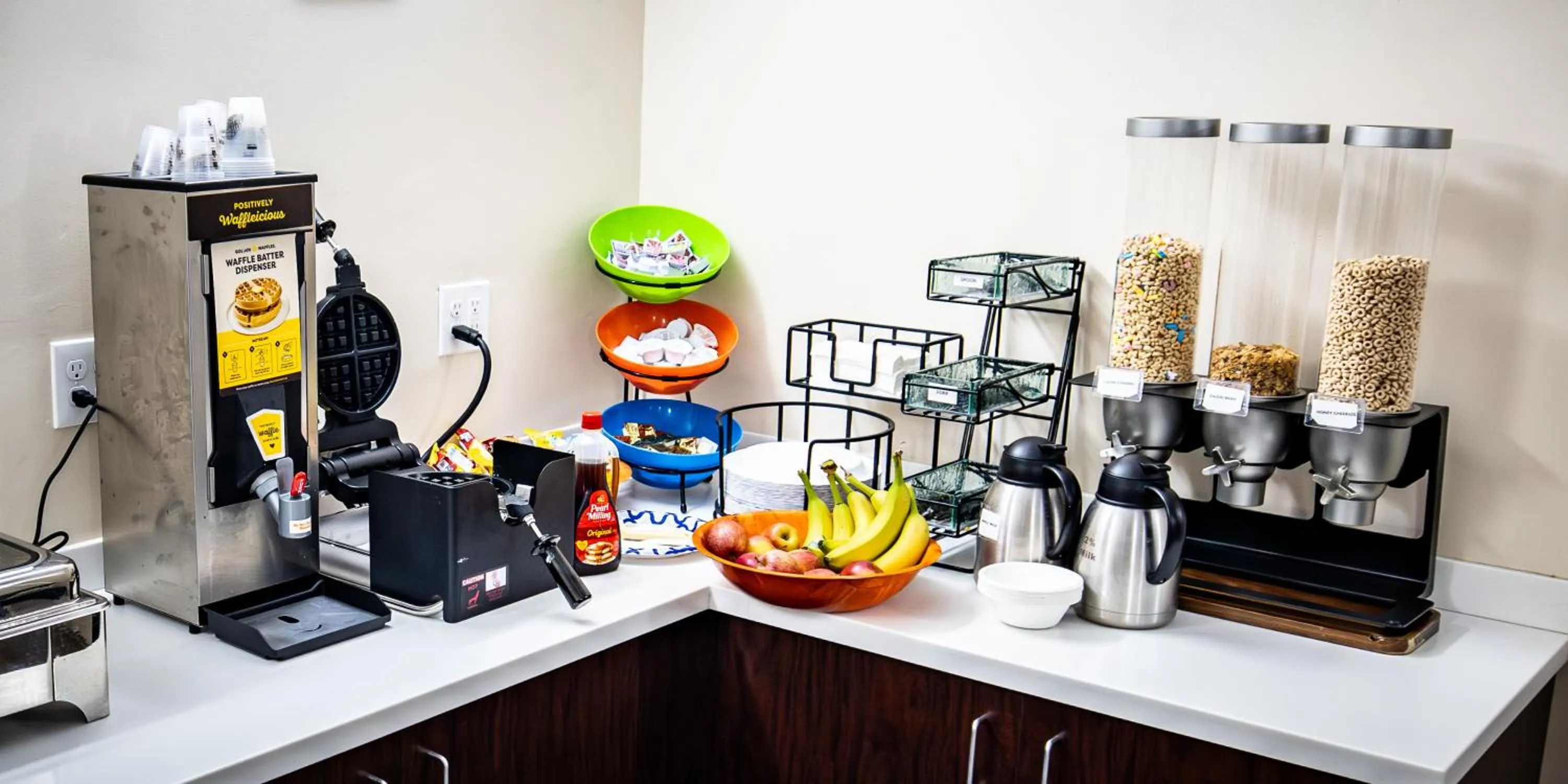 Breakfast in Red Roof Inn Fredericksburg North