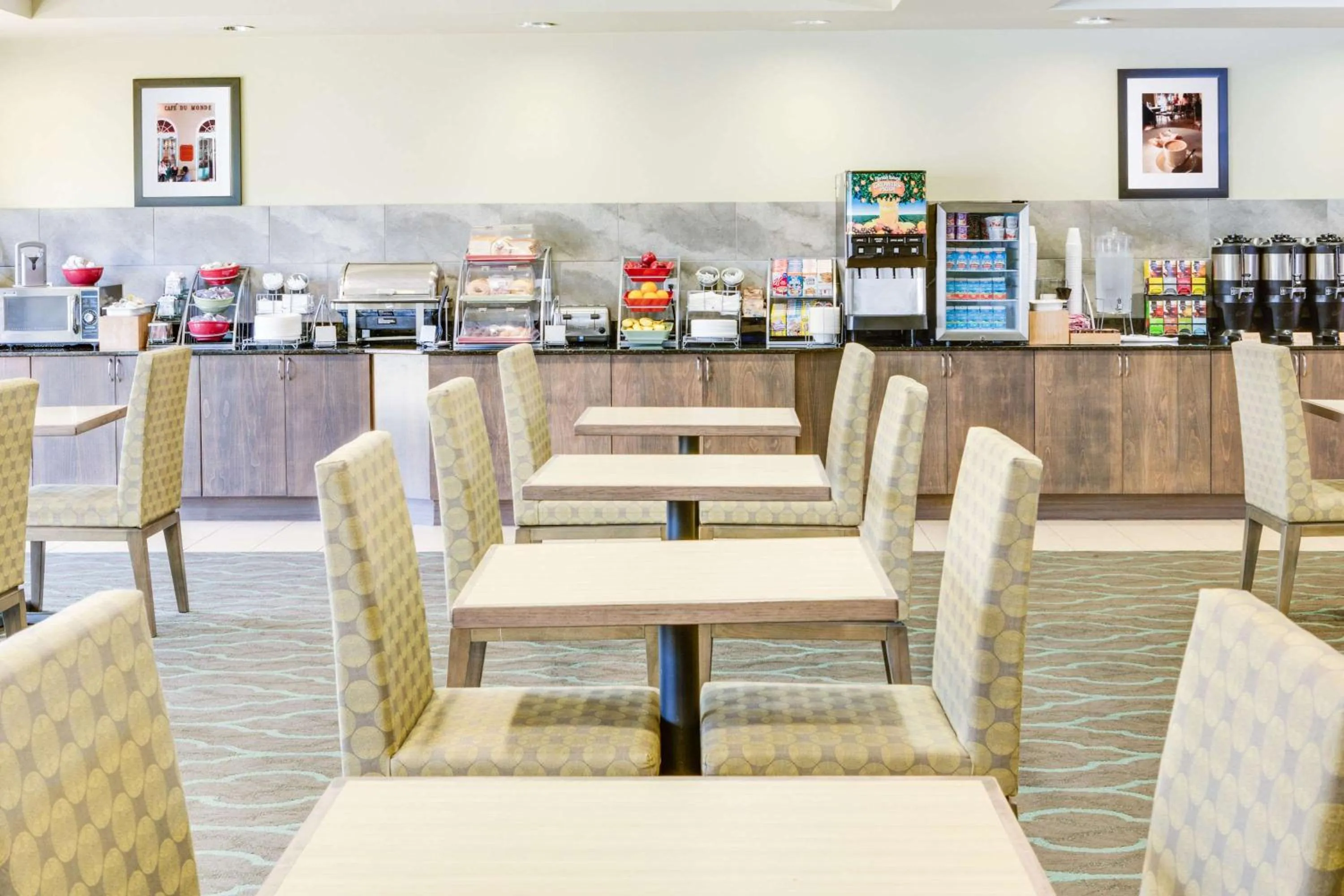 Restaurant/places to eat in Wingate by Wyndham Bossier City