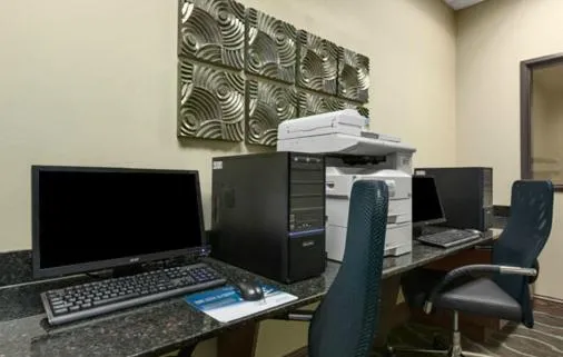 Business facilities in Wingate by Wyndham Bossier City