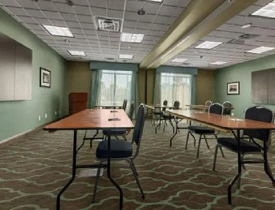 Business facilities in Wingate by Wyndham Bossier City