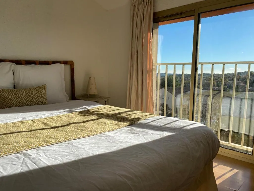 Bed in Avocado Hôtel Restaurant