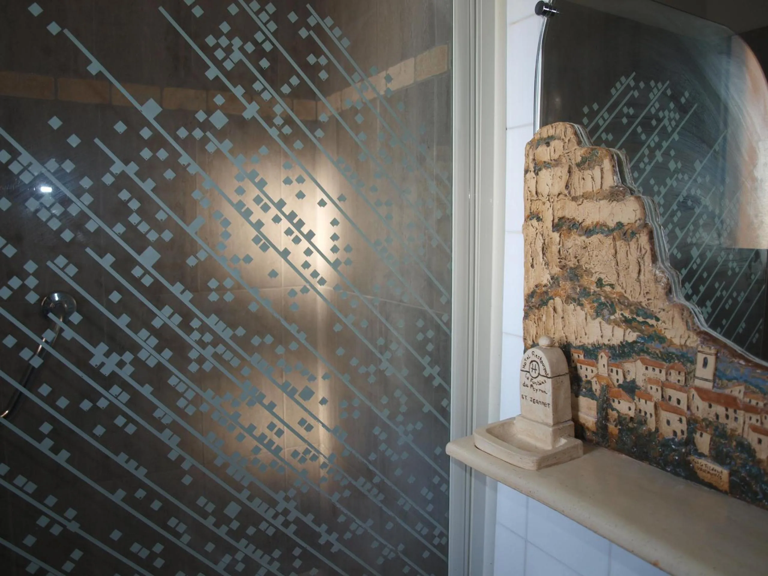 Bedroom in Avocado Hôtel Restaurant