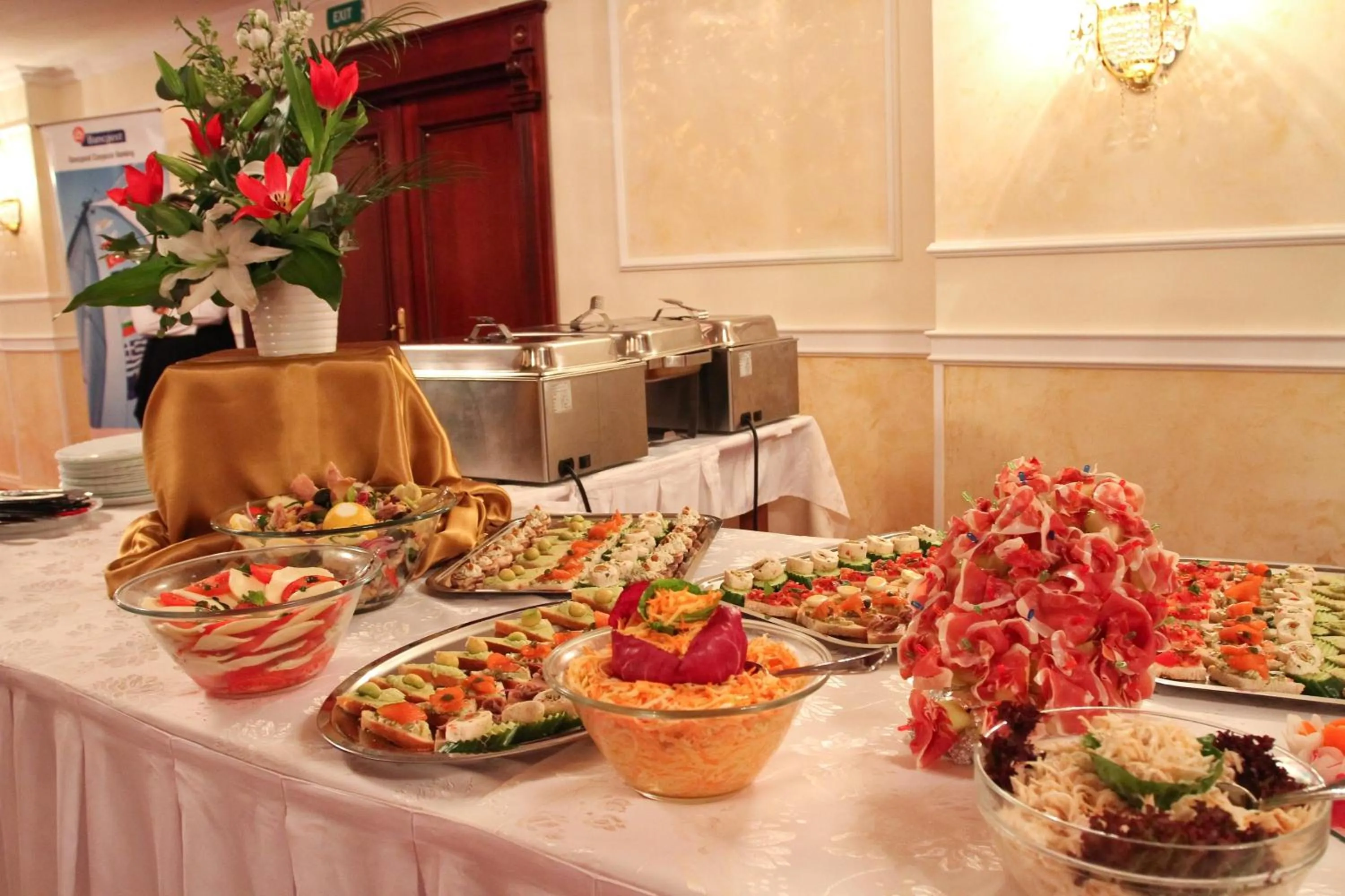 Restaurant/places to eat in Hotel Victoria