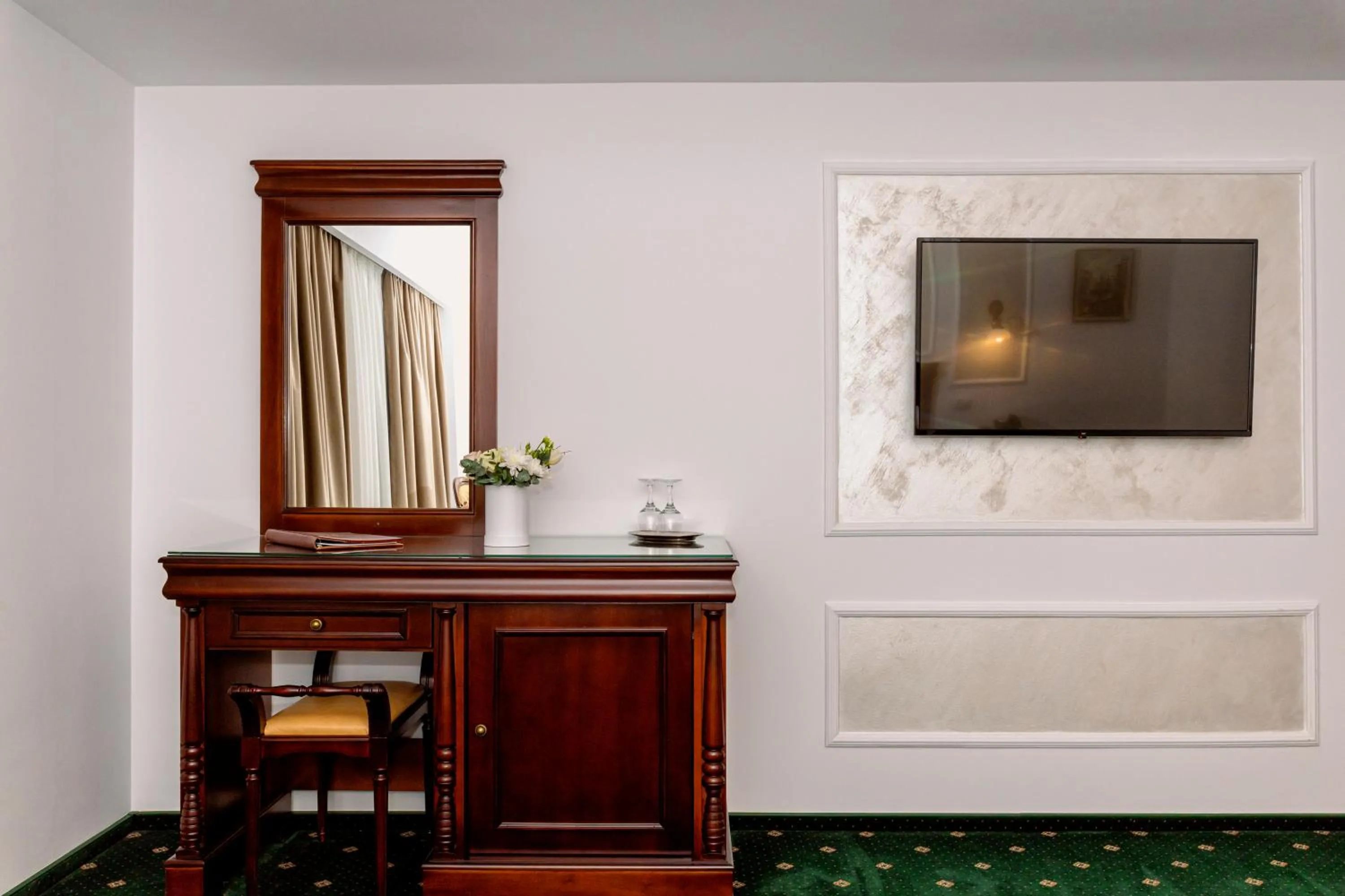 Bed in Hotel Victoria