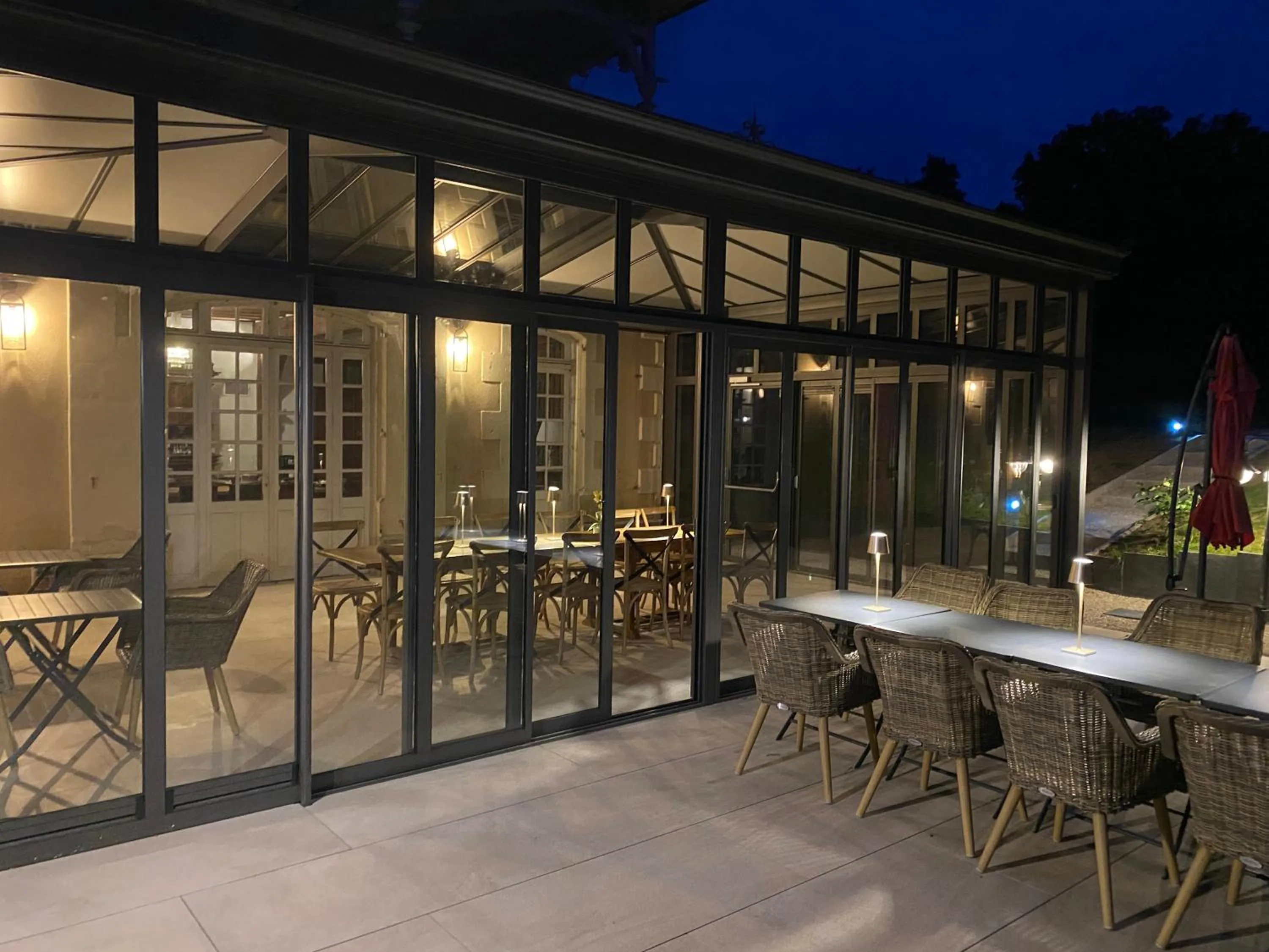 Dining area in Chateau Vary