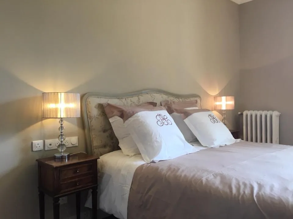 Bedroom, Bed in Chateau Vary