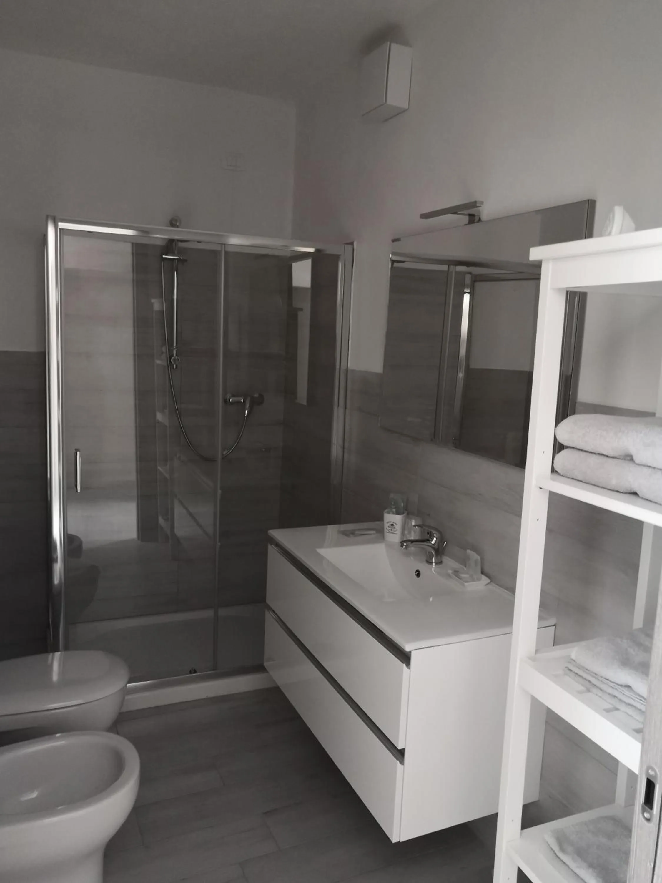 Bathroom in 700enolocanda