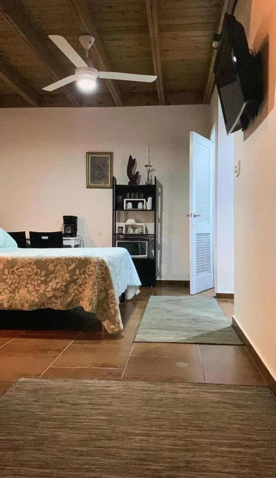 Photo of the whole room in Manaya Bed & Breakfast