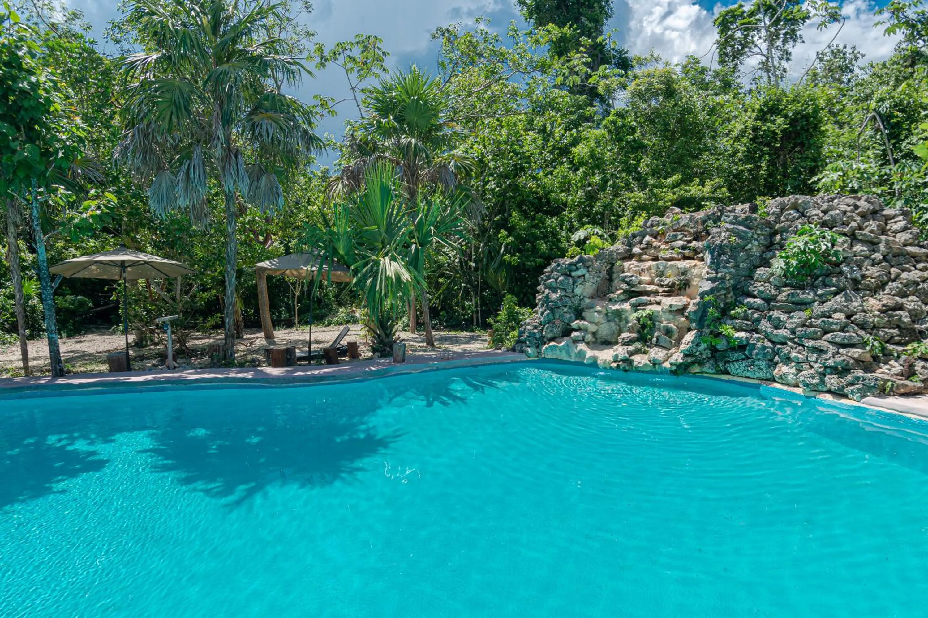 Swimming pool in Jolie Jungle Eco Hotel