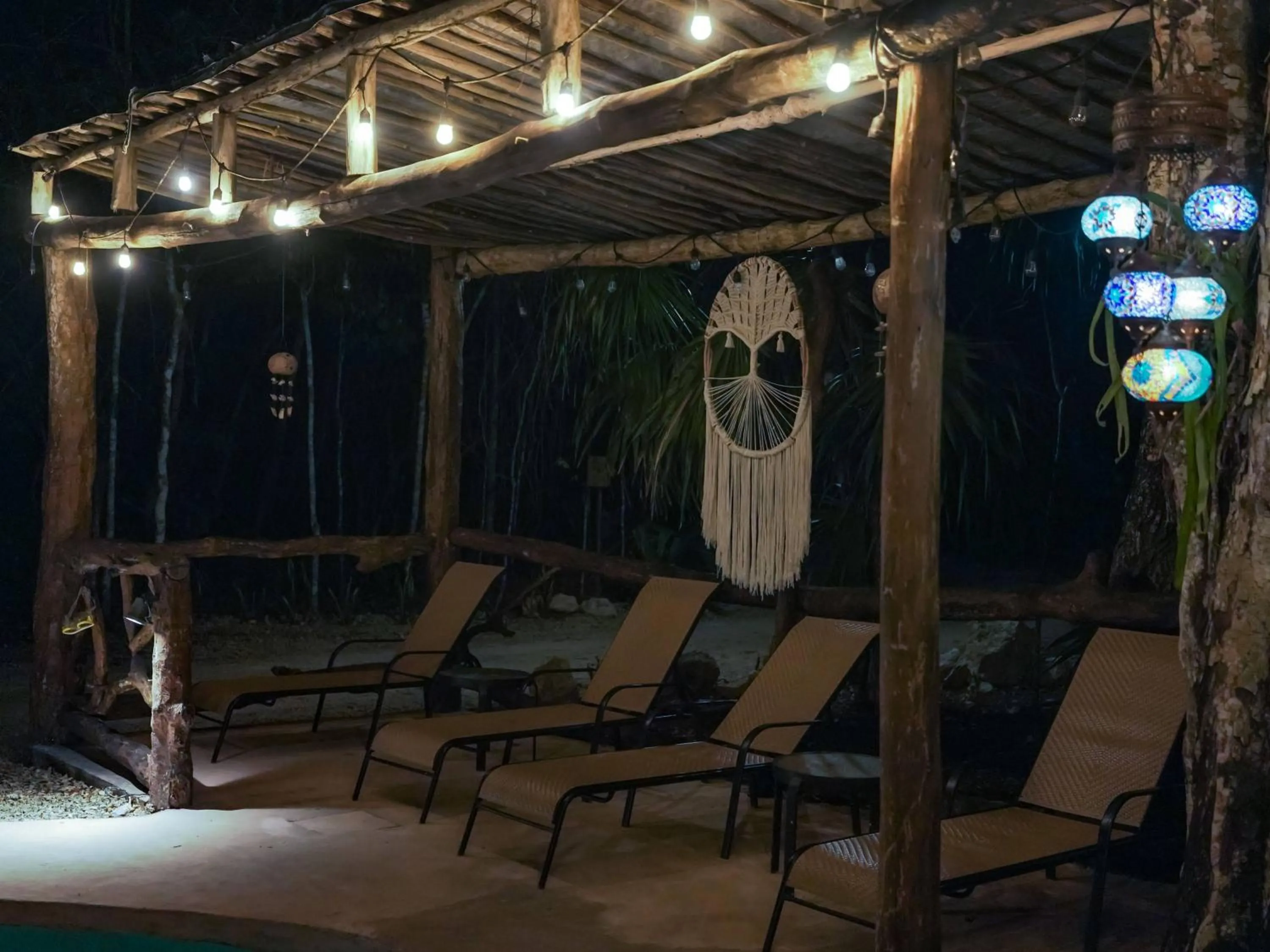 Night in Jolie Jungle Eco Hotel