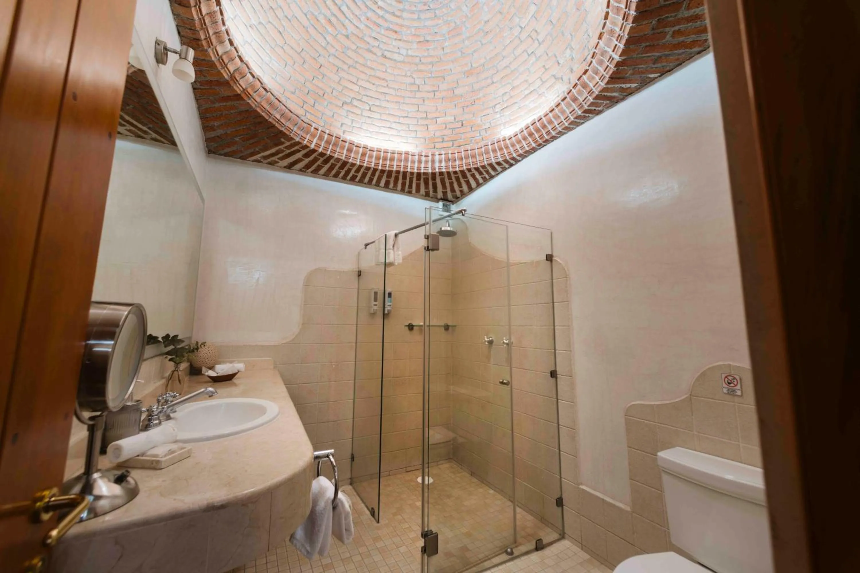 Shower in Hotel Boutique Casa Catrina