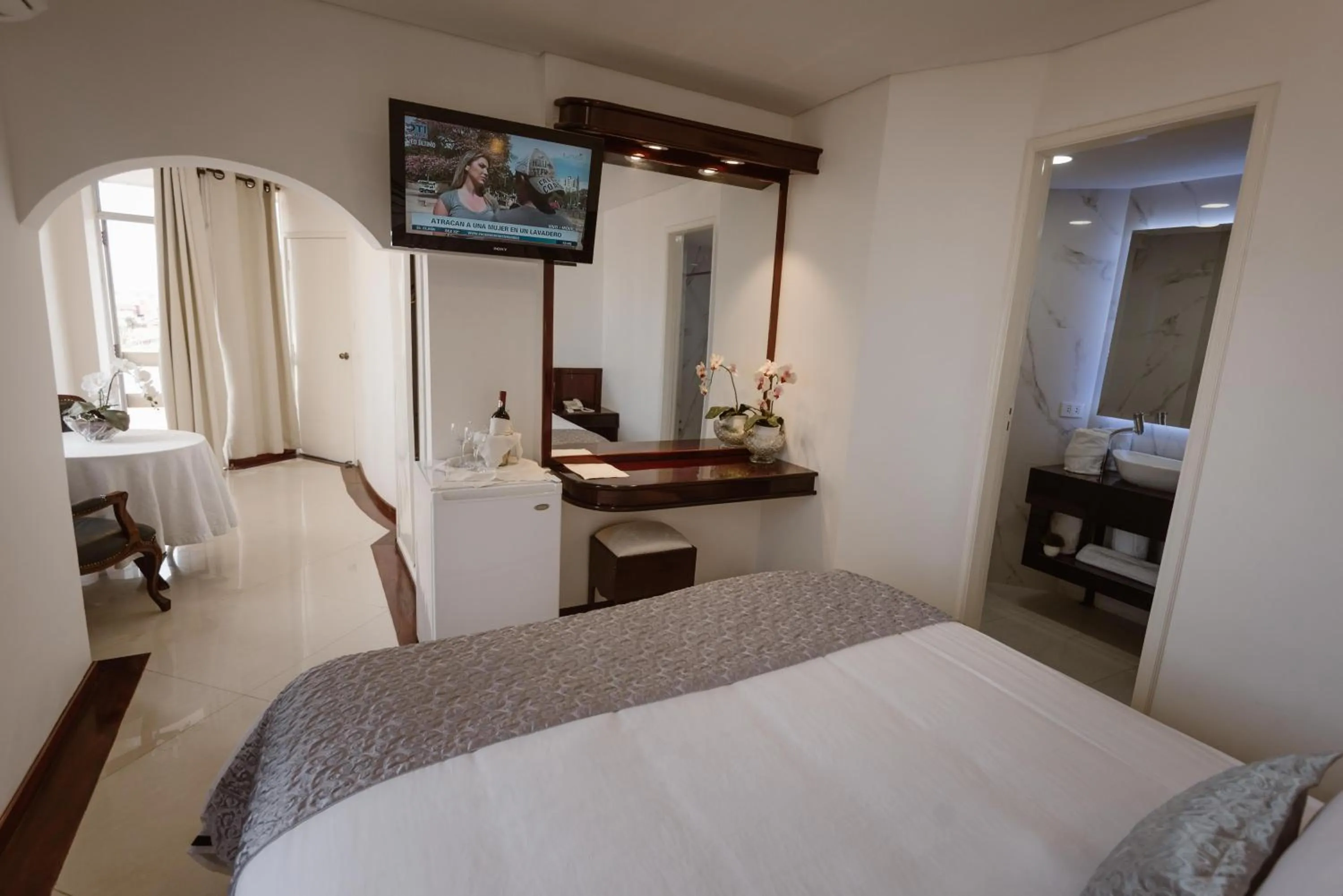 Decorative detail, Bed in Hotel Arenal