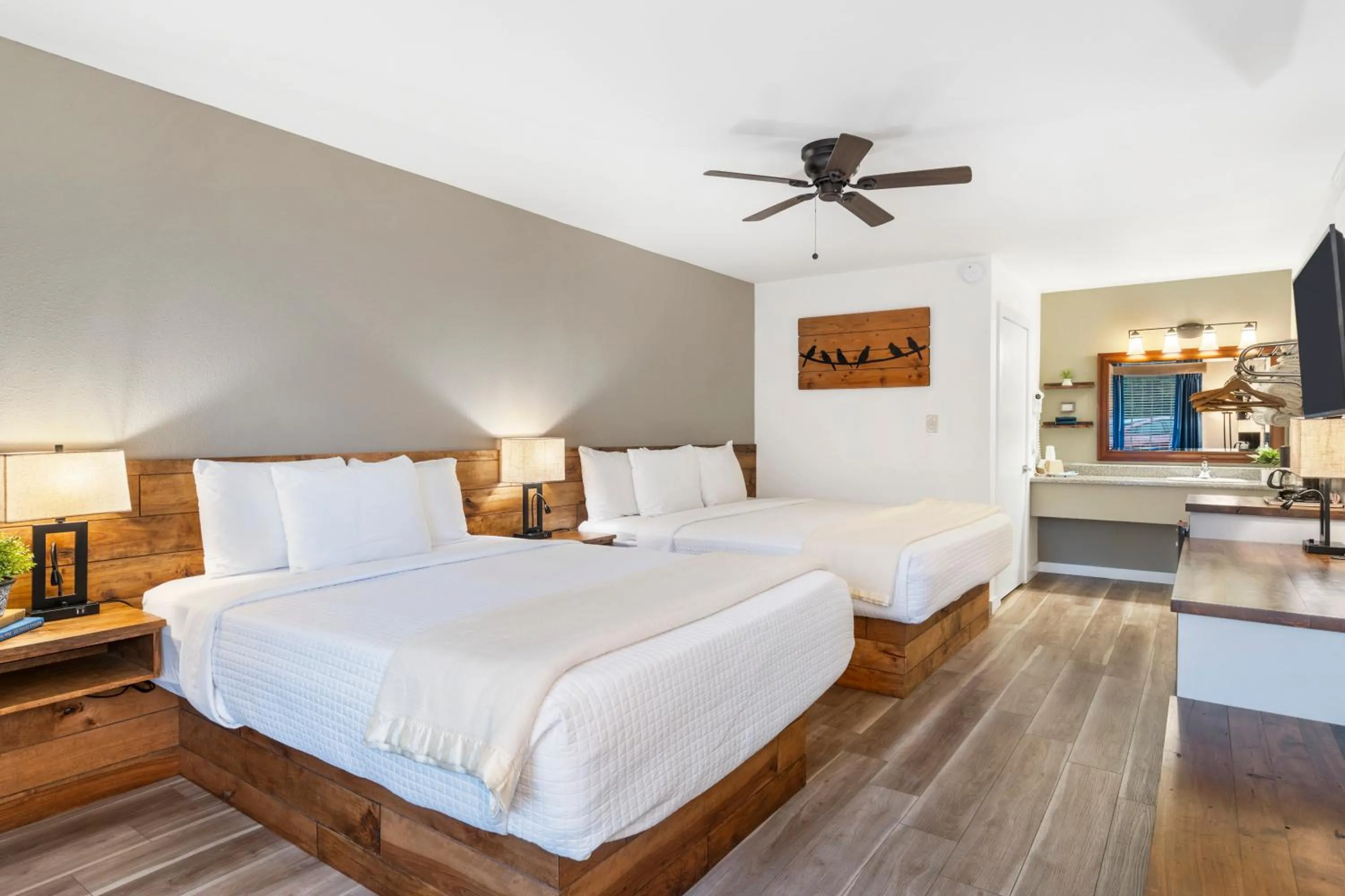 Bed in Autumn Creek Branson