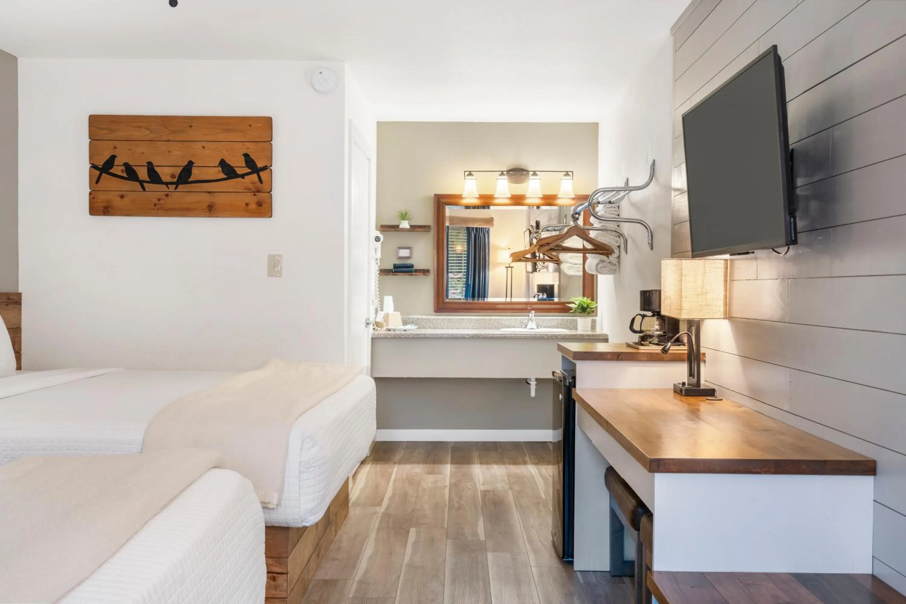 Bedroom, Bed in Autumn Creek Branson