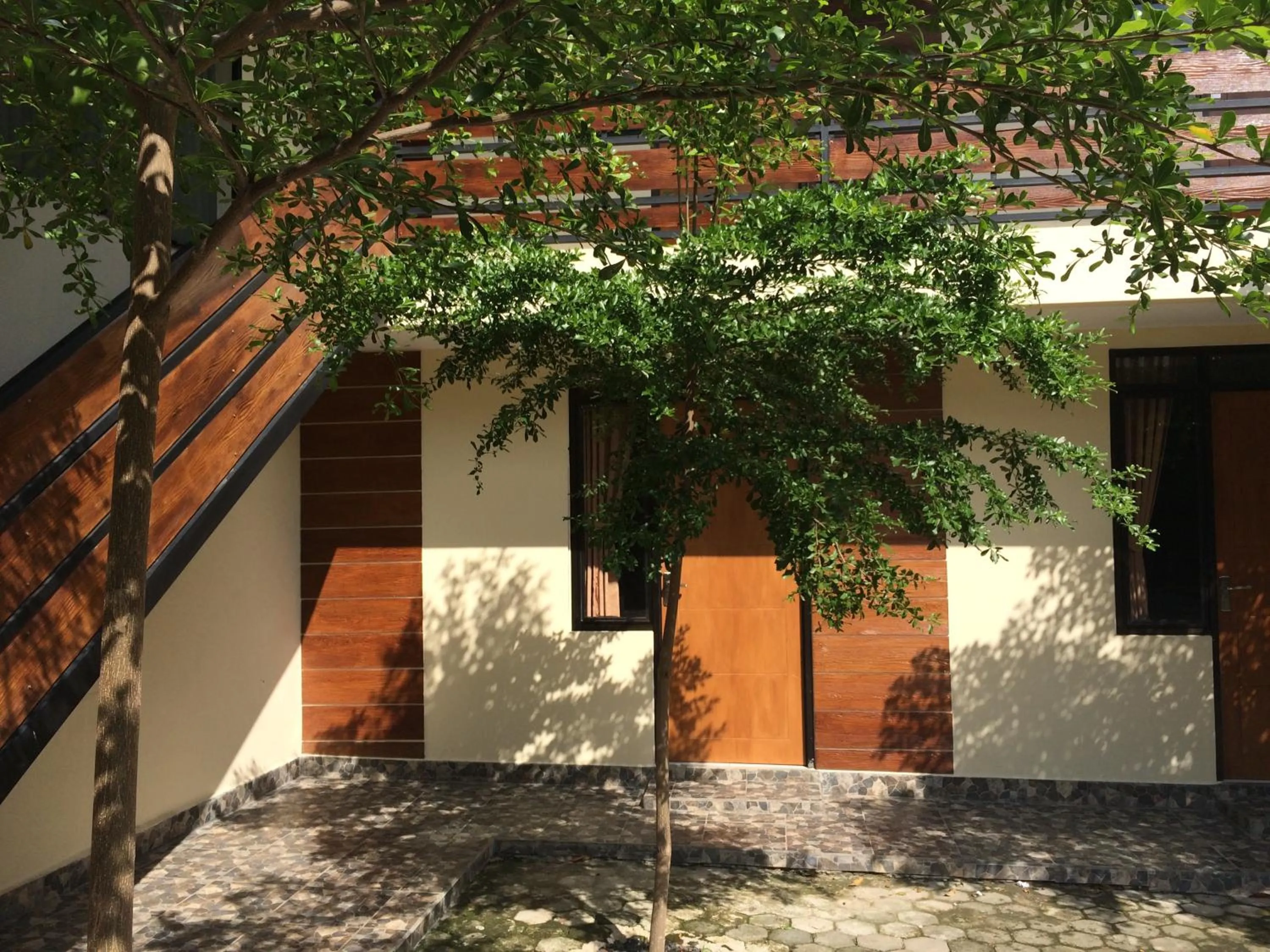 Facade/entrance in Bamboe Inn Homestay