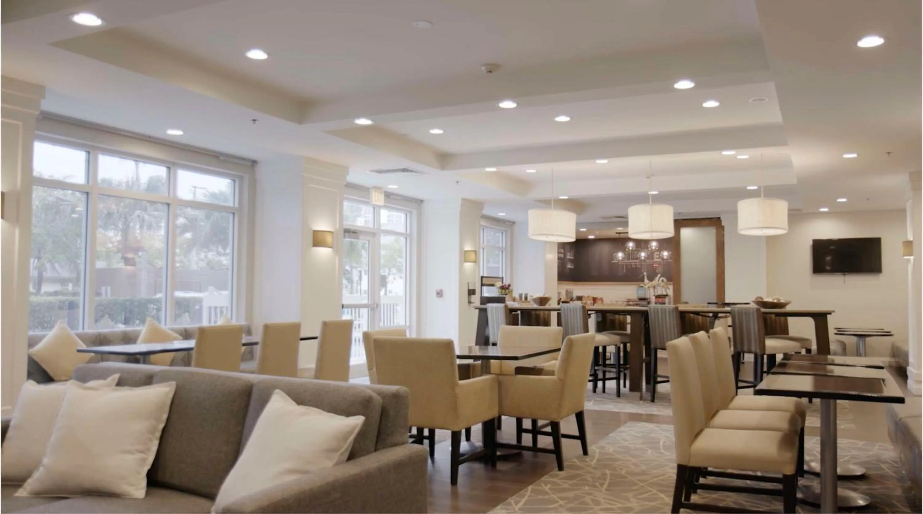 Lobby or reception in Hampton Inn Hallandale Beach-Aventura