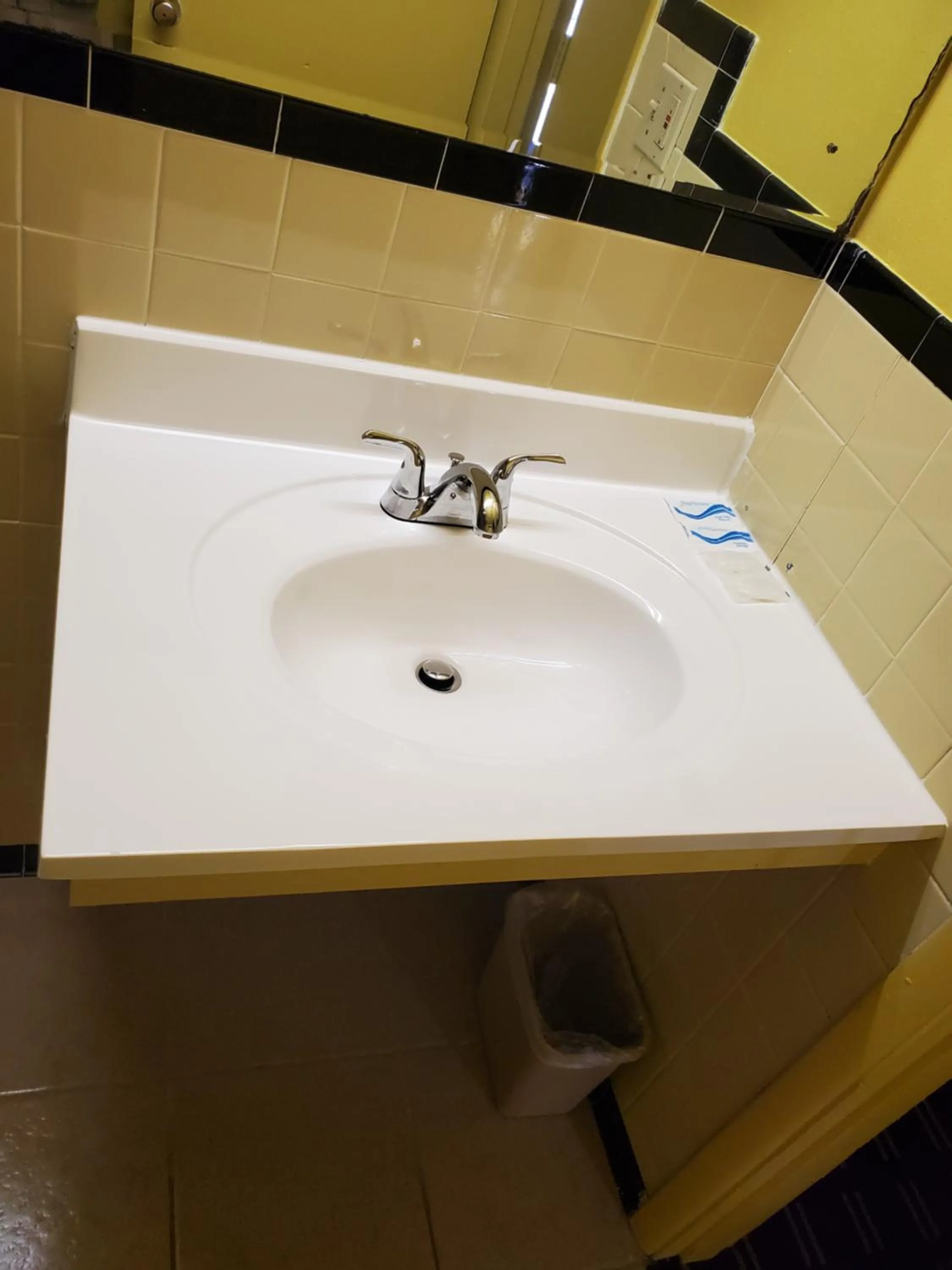 Bathroom in Dollar Inn